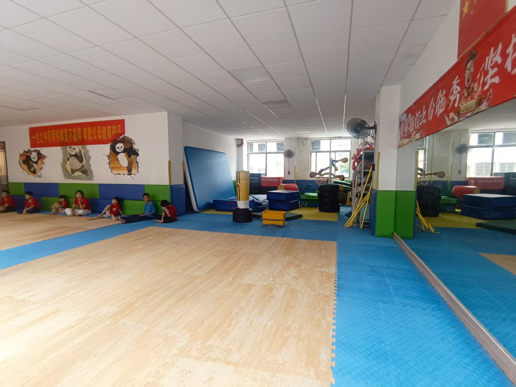 朝阳办事处江金社区  3室2厅2卫    4000.0元/月 朝阳办事处江金社区  3室2厅2卫    4000.0元/月室内图