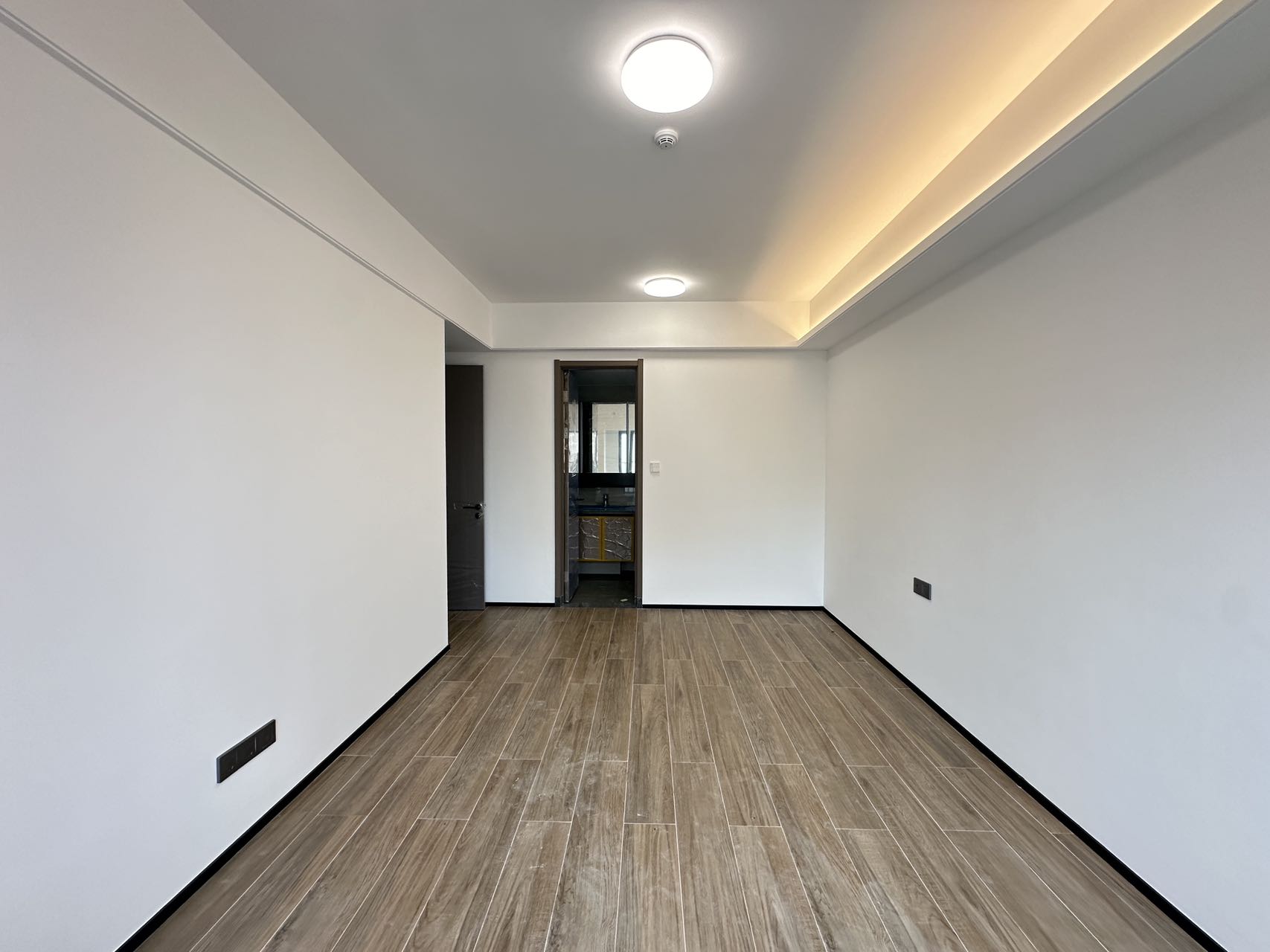 中海明德里  3室2厅1卫    4200.0元/月户型图