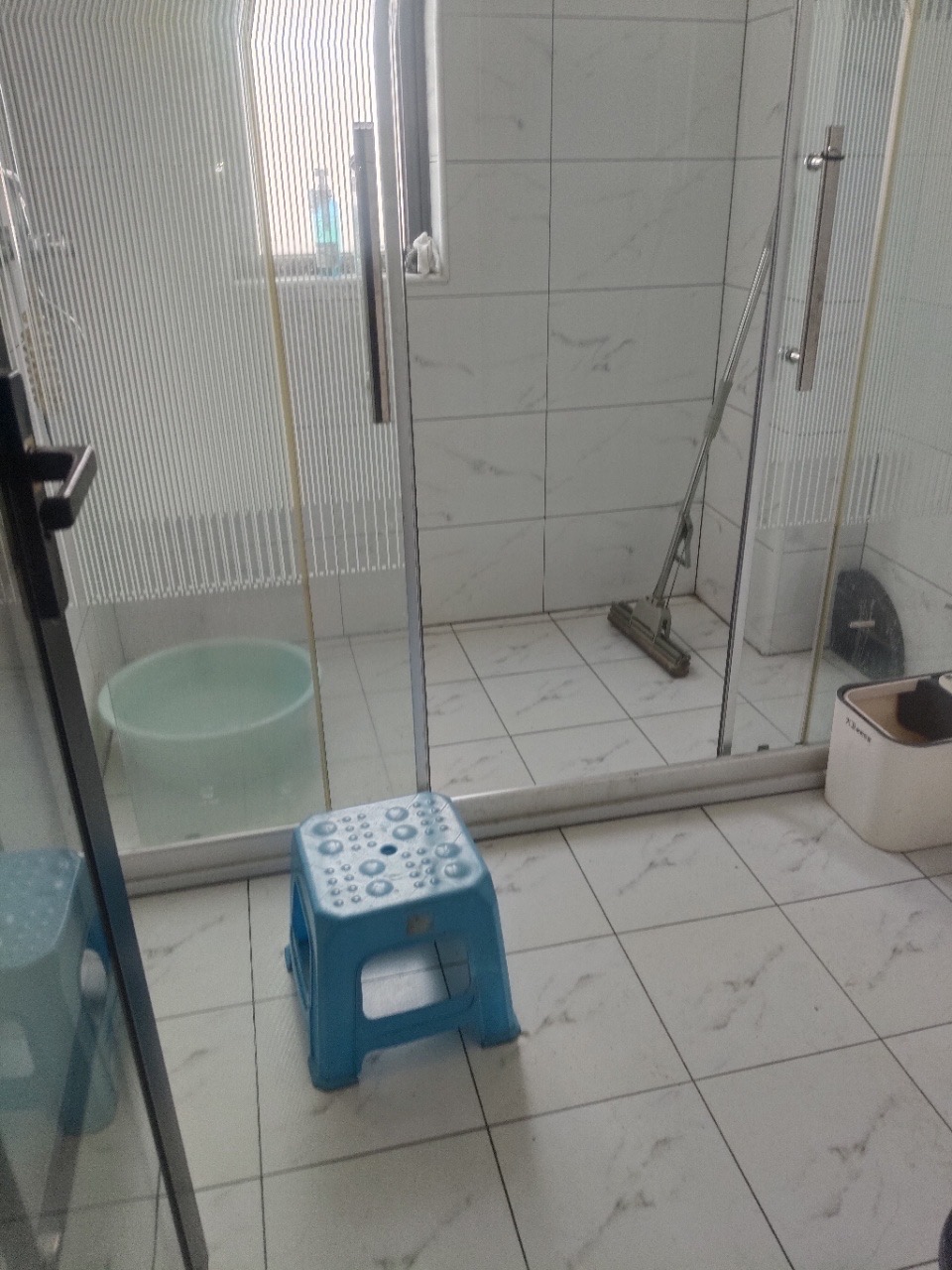 绿地城逸园 1室2厅2卫 110.0万 绿地城逸园 1室2厅2卫 110.0万客厅