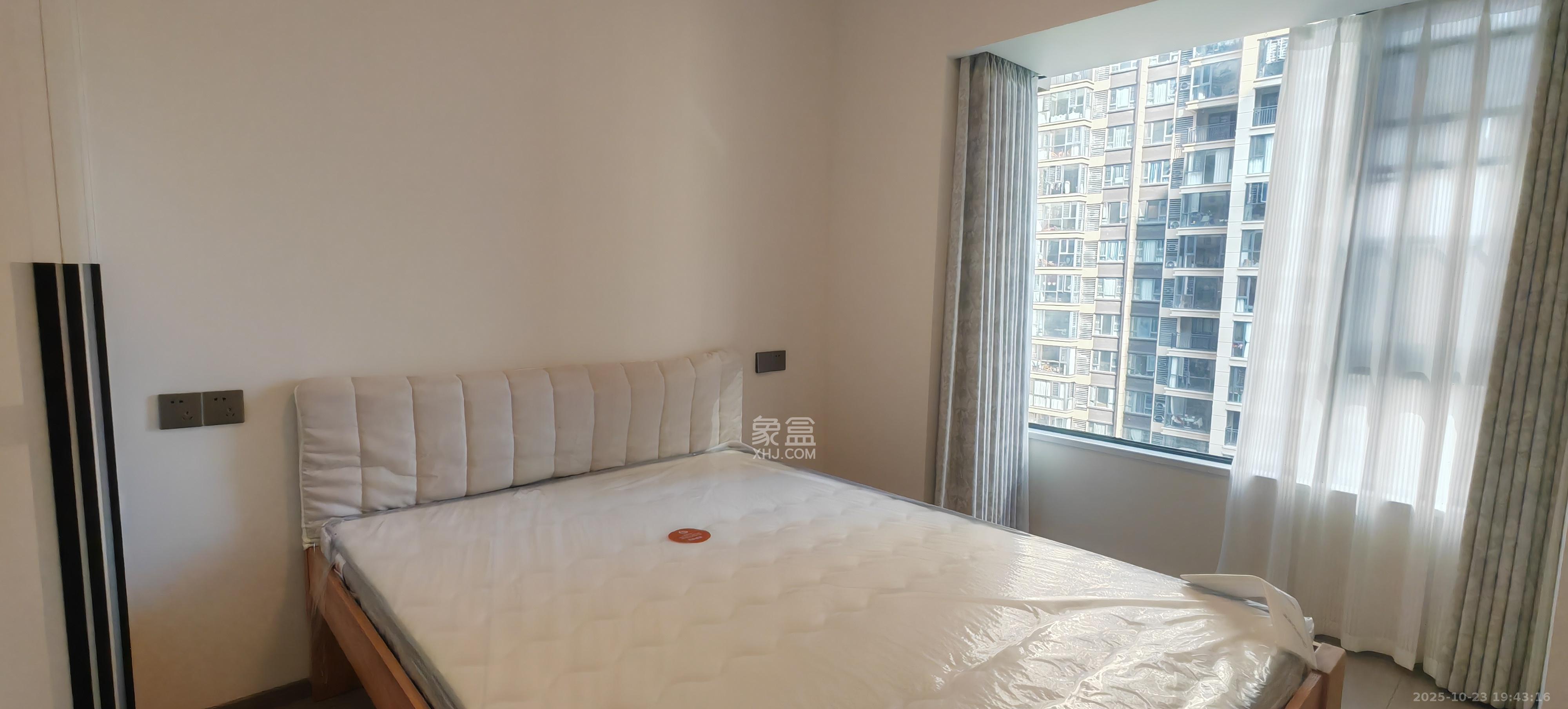 日盛湖湘花苑  4室2厅2卫    4000.0元/月 日盛湖湘花苑  4室2厅2卫    4000.0元/月室内图