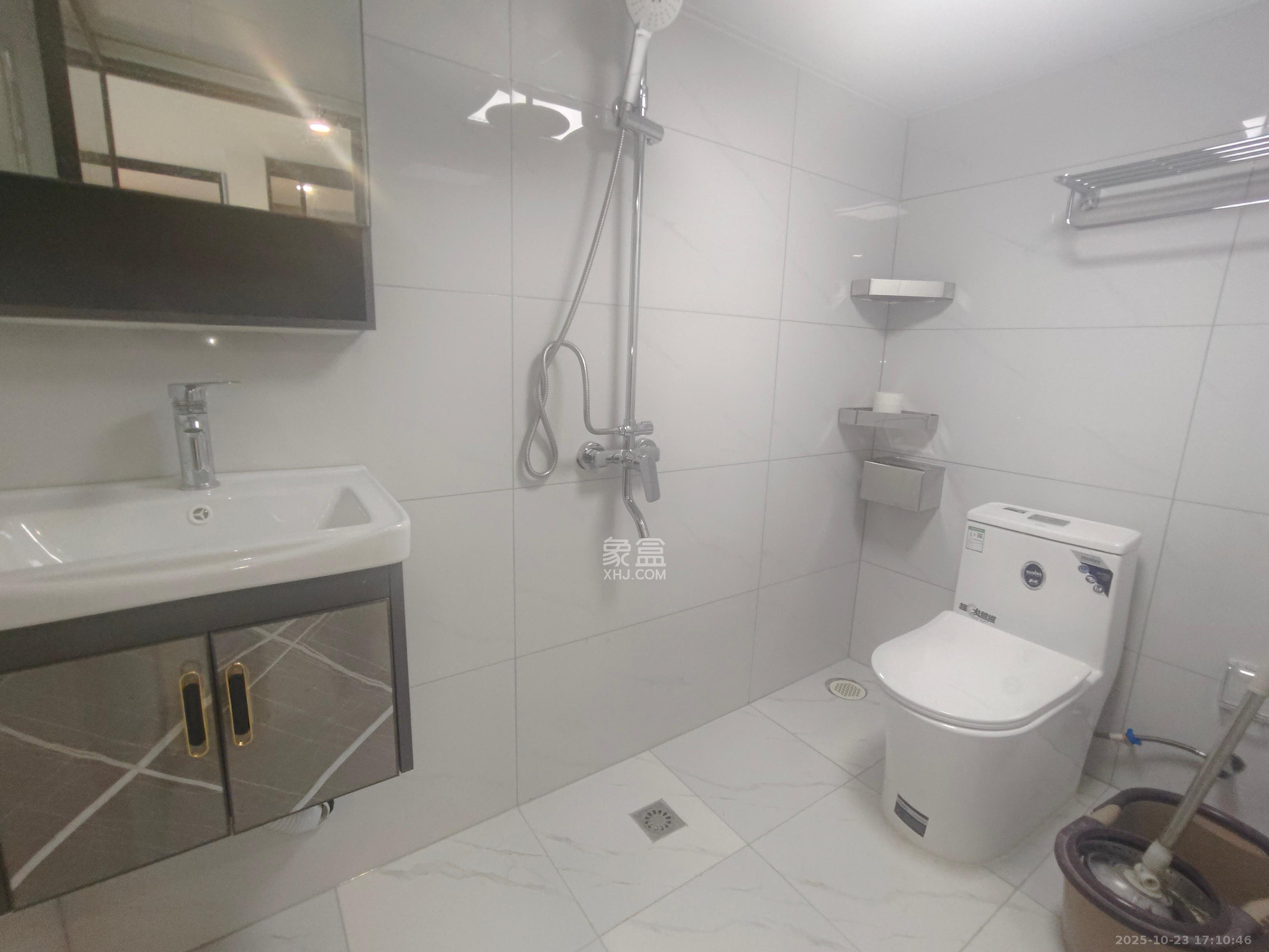 中国铁建湘语梅溪  1室1厅1卫    2000.0元/月 中国铁建湘语梅溪  1室1厅1卫    2000.0元/月室内图