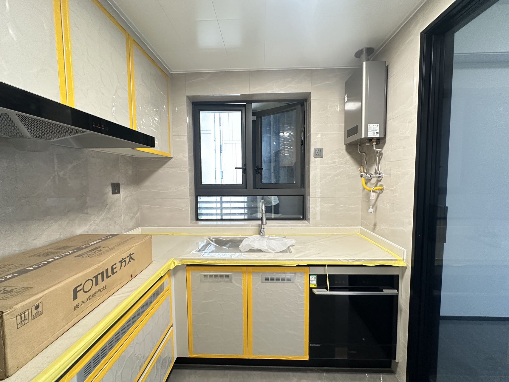 中海明德里  3室2厅1卫    4200.0元/月室内图