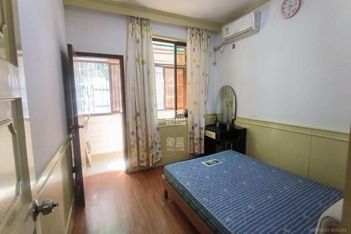 红旗区四片 3室2厅1卫 2200.0元/月 红旗区四片 3室2厅1卫 2200.0元/月室内图