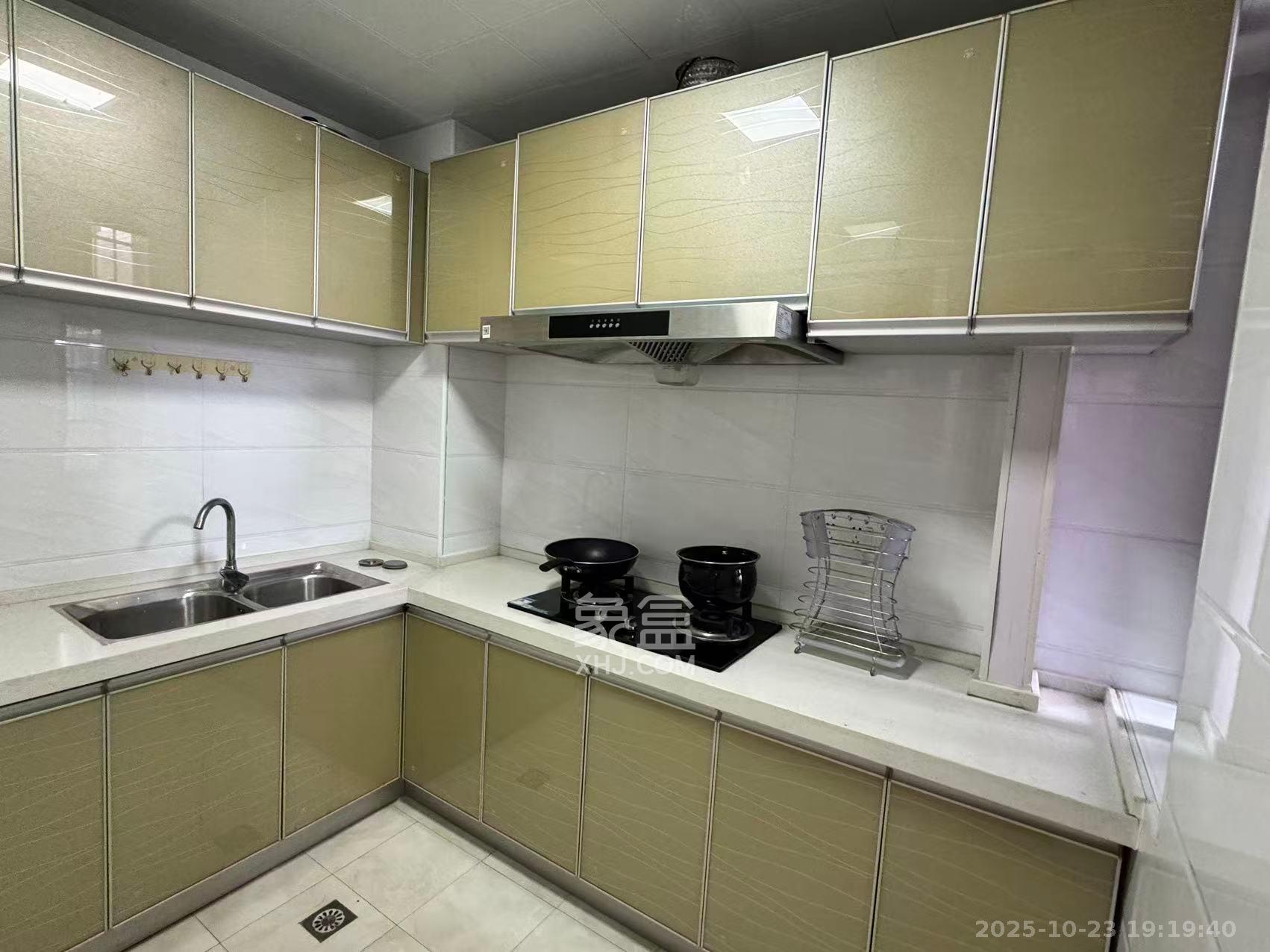 长城水郡  1室2厅1卫    2200.0元/月室内图