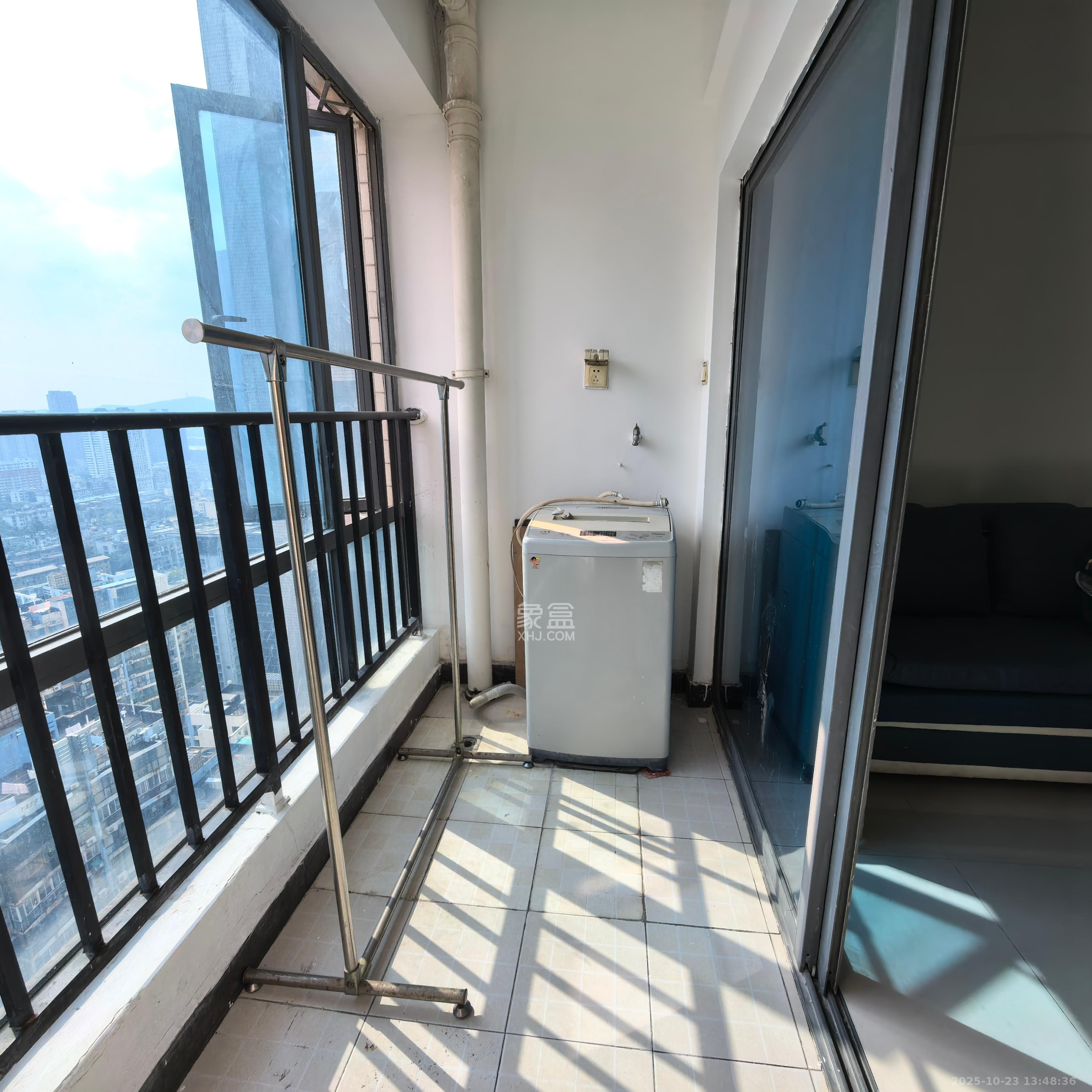 名富公寓  2室1厅1卫    2200.0元/月室内图