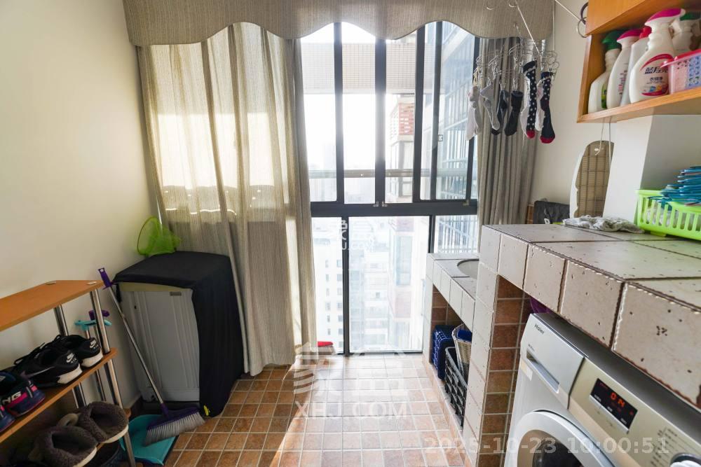 华银天际  3室2厅2卫    2500.0元/月 华银天际  3室2厅2卫    2500.0元/月室内图