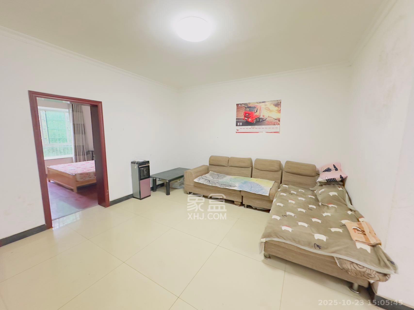 中南汽车世界  2室2厅1卫    1000.0元/月