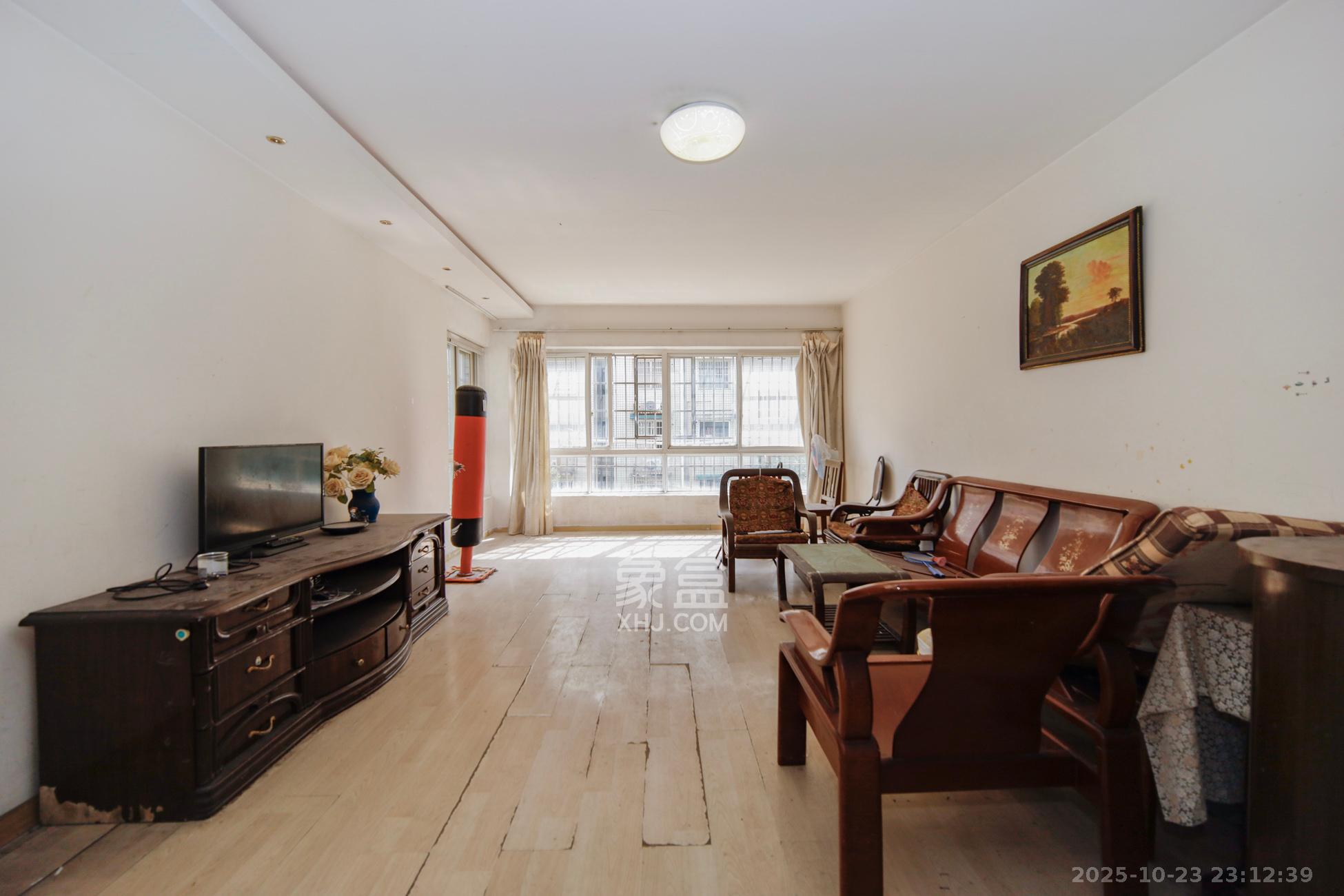 德馨园  3室2厅2卫    49.0万