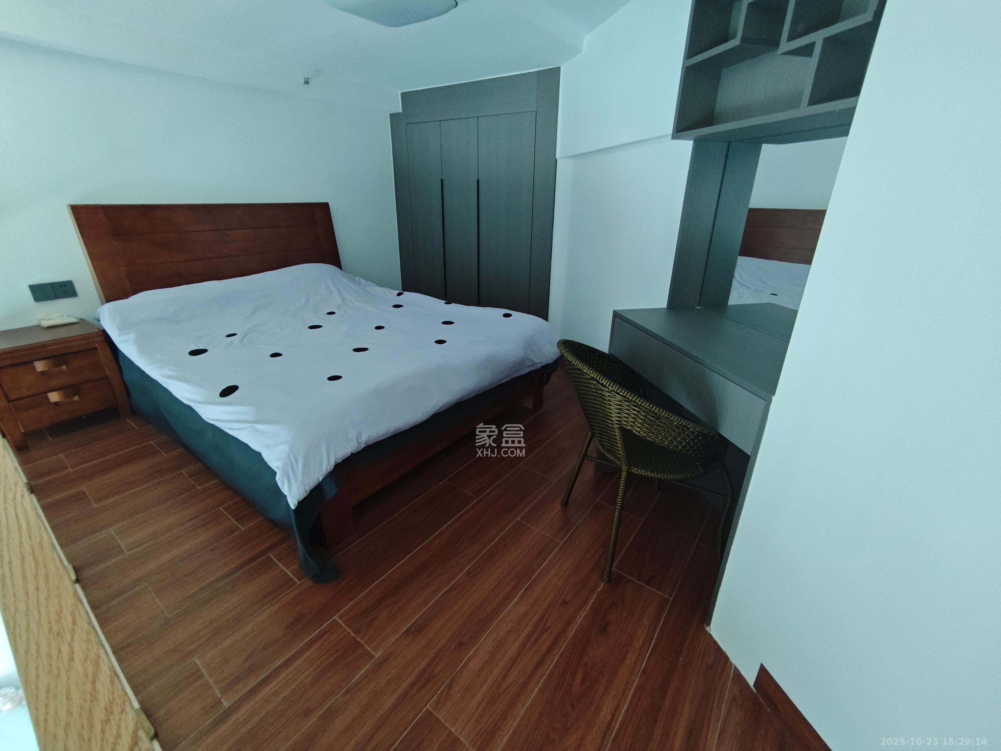 梅溪半岛  2室1厅1卫    2600.0元/月室内图