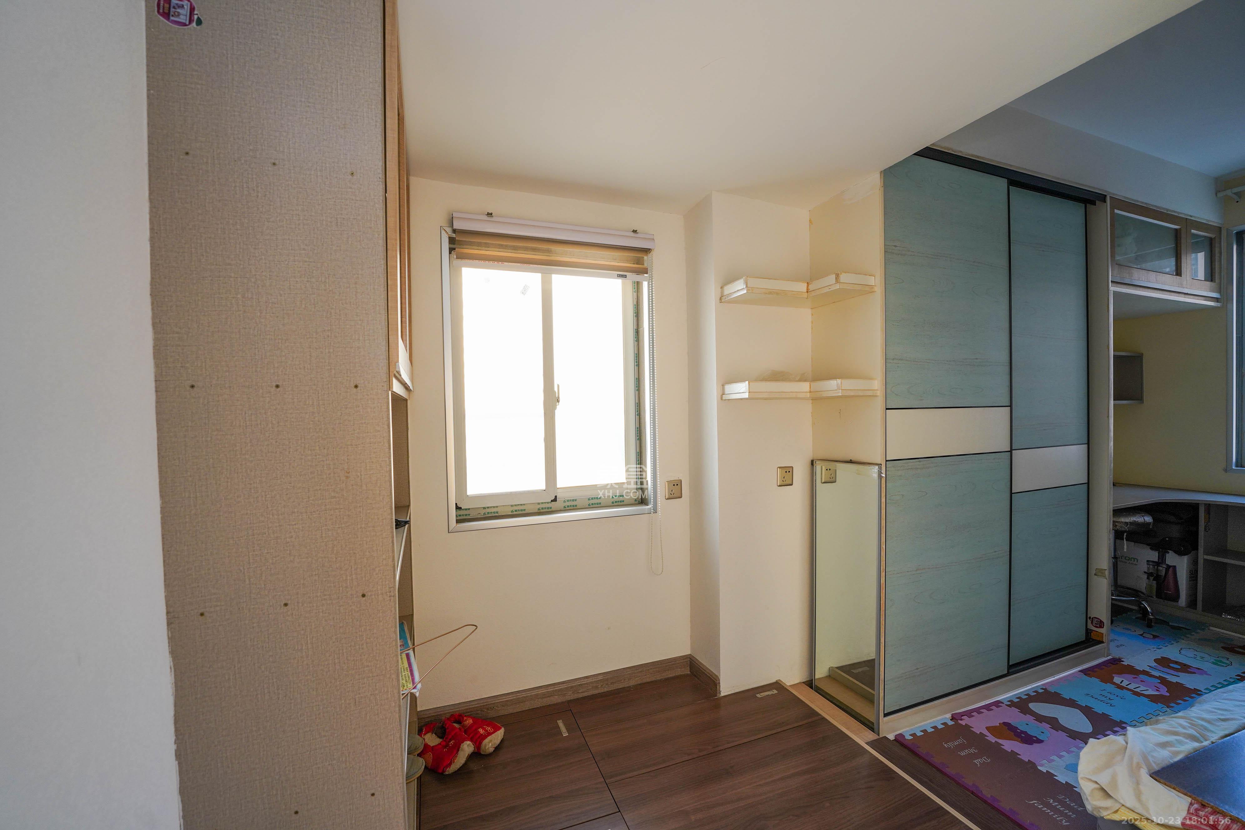 丽发新城  3室2厅1卫    82.0万卧室