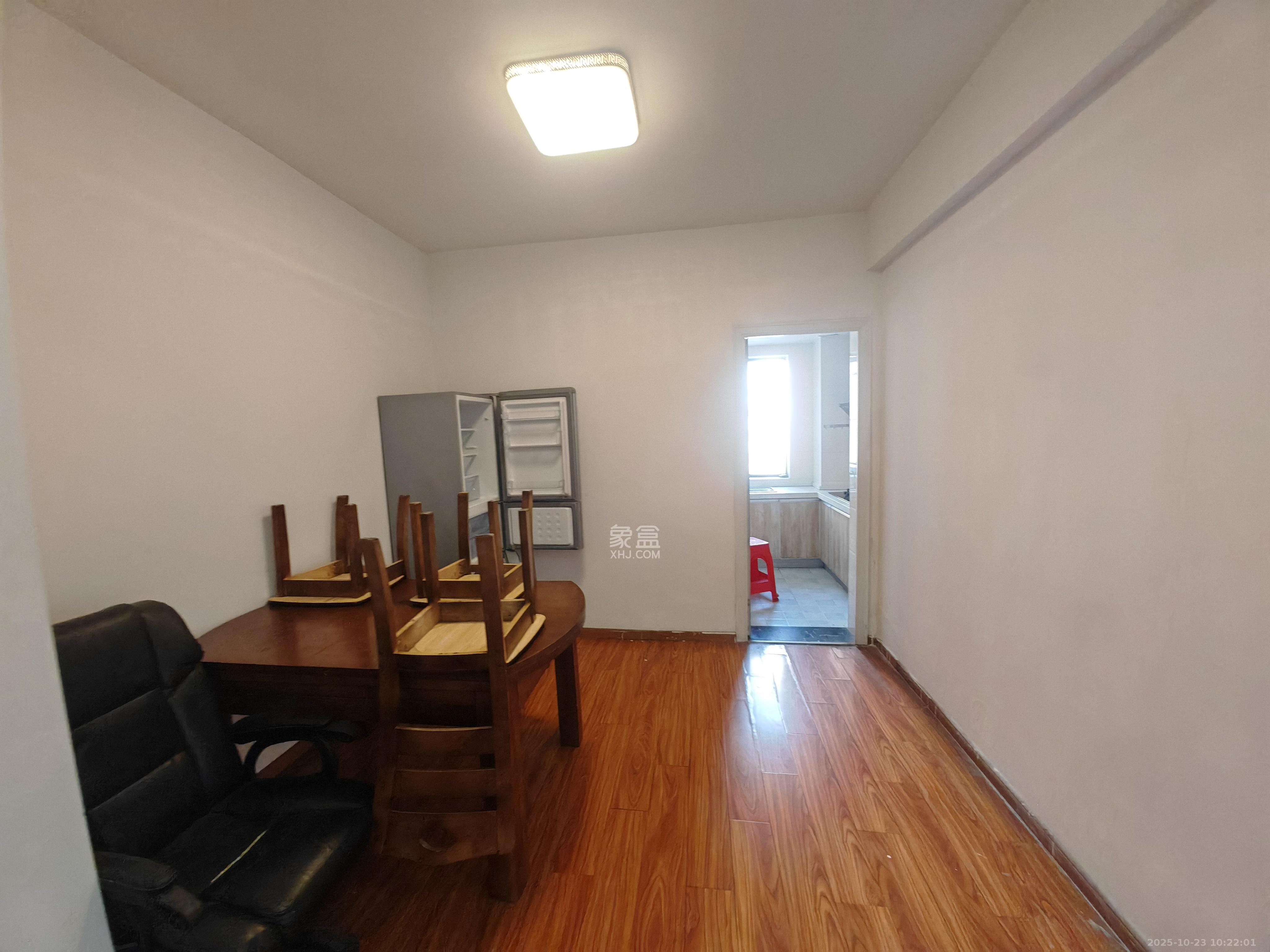 博长山水香颐  1室2厅2卫    2400.0元/月 博长山水香颐  1室2厅2卫    2400.0元/月室内图