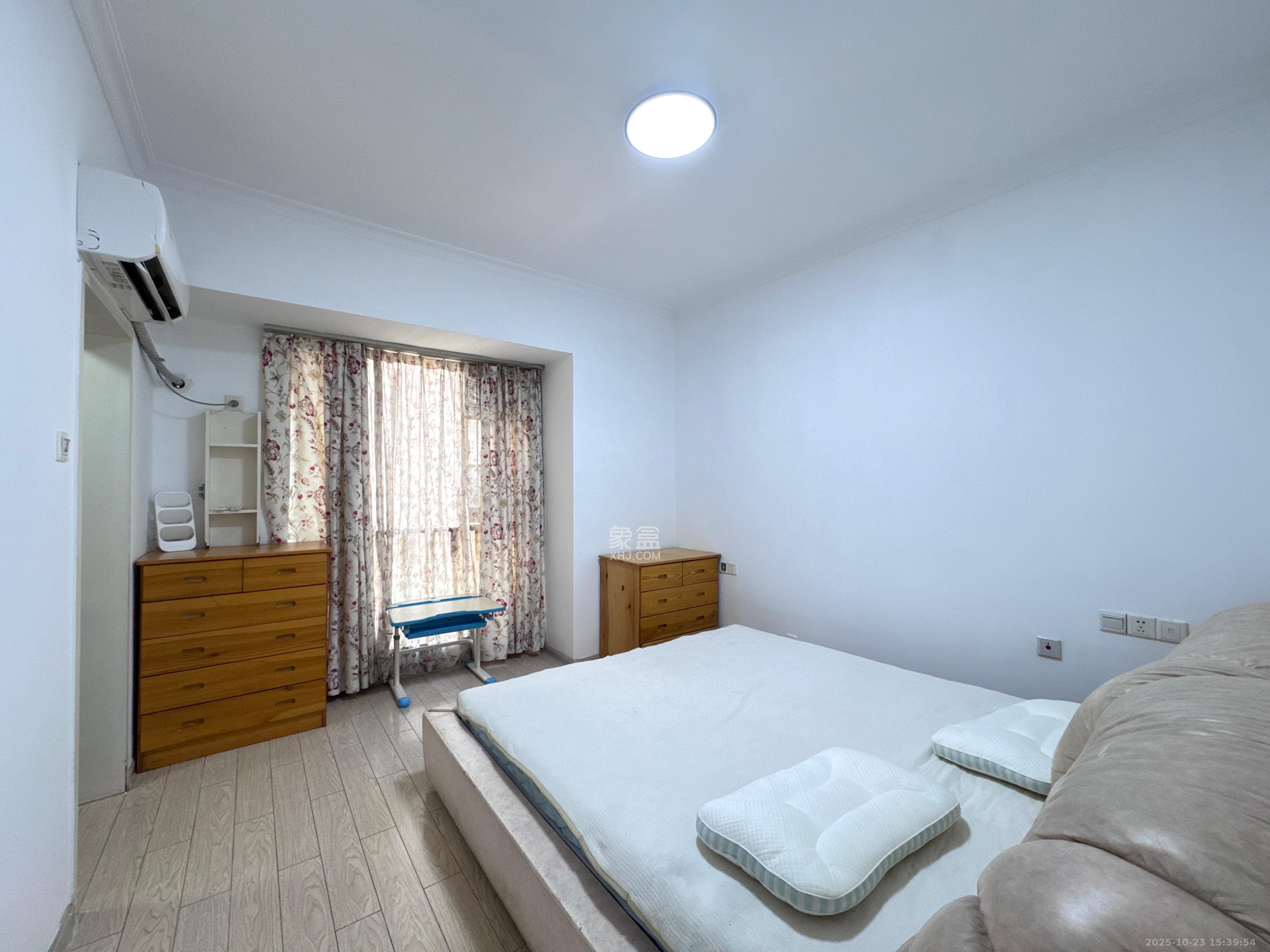 岳泰理想城 3室2厅1卫 2700.0元/月 岳泰理想城 3室2厅1卫 2700.0元/月室内图