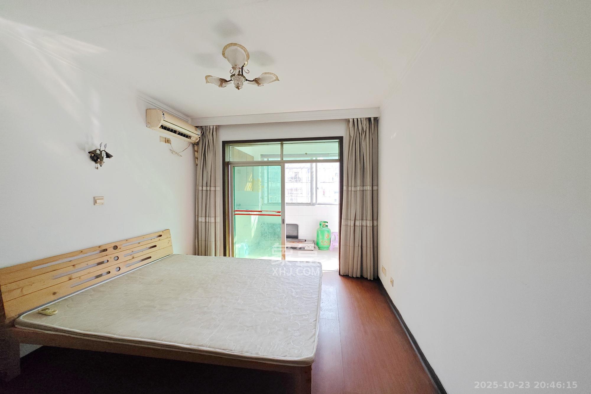 湖工家园  3室2厅1卫    68.8万 湖工家园  3室2厅1卫    68.8万卧室