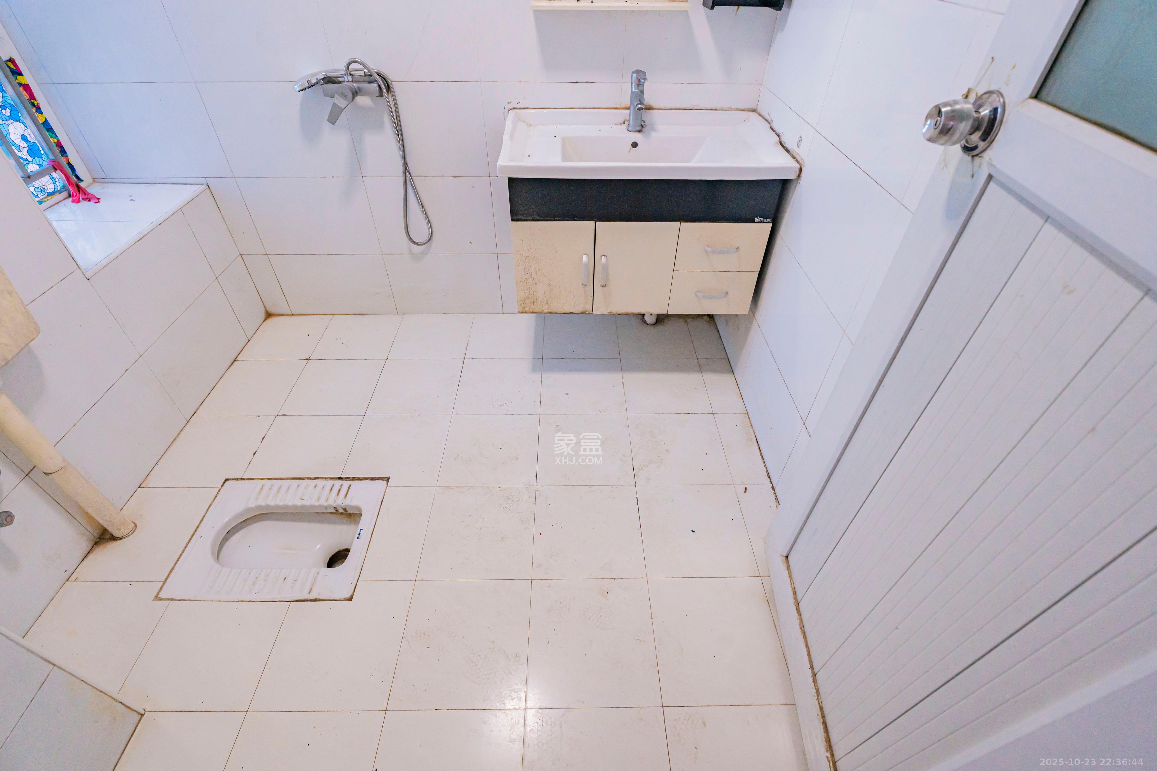 凯乐国际城  2室2厅1卫    85.0万 凯乐国际城  2室2厅1卫    85.0万卫生间