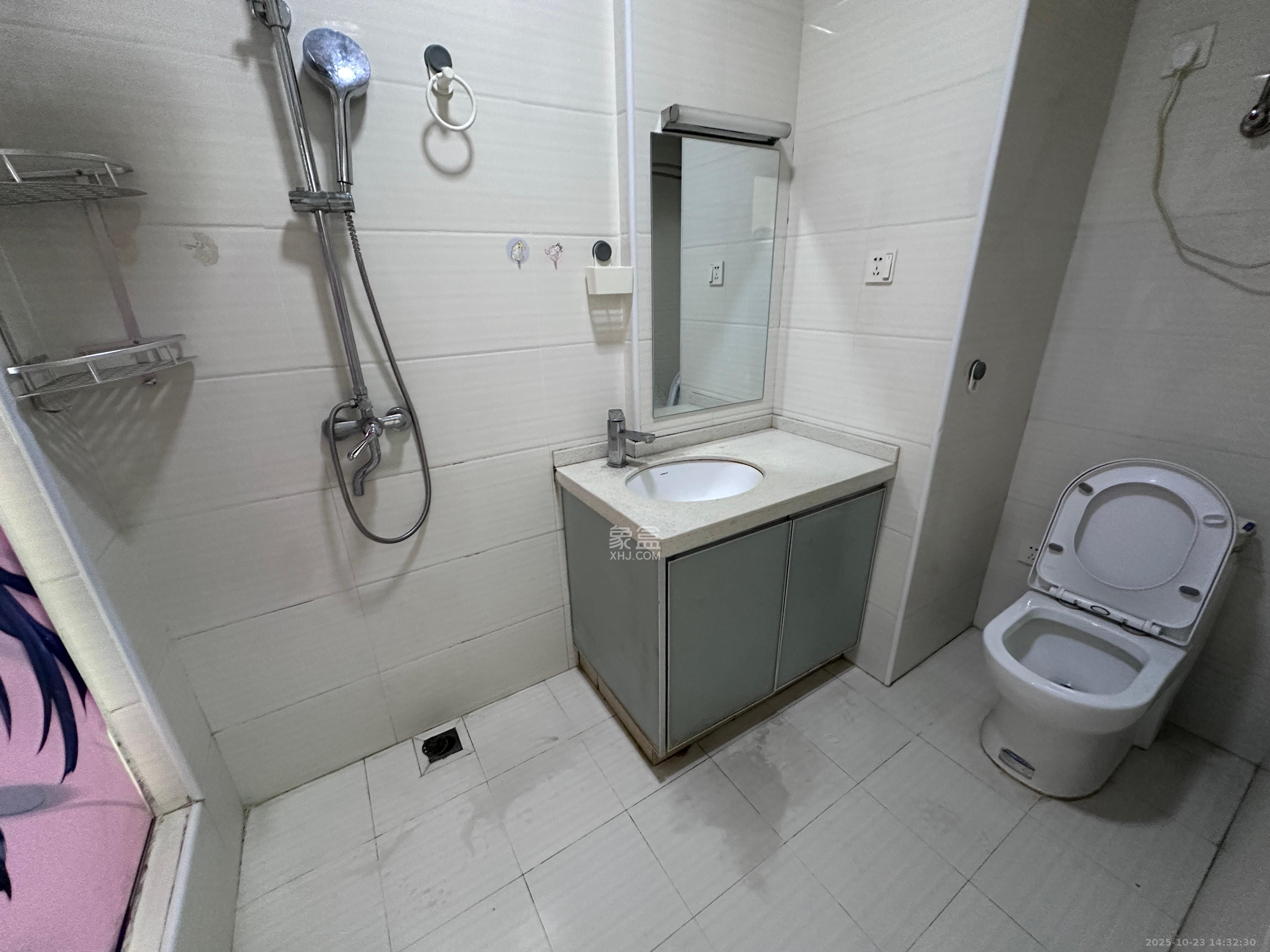 华侨假日中心(晟华苑) 1室1厅1卫 1500.0元/月 华侨假日中心(晟华苑) 1室1厅1卫 1500.0元/月室内图