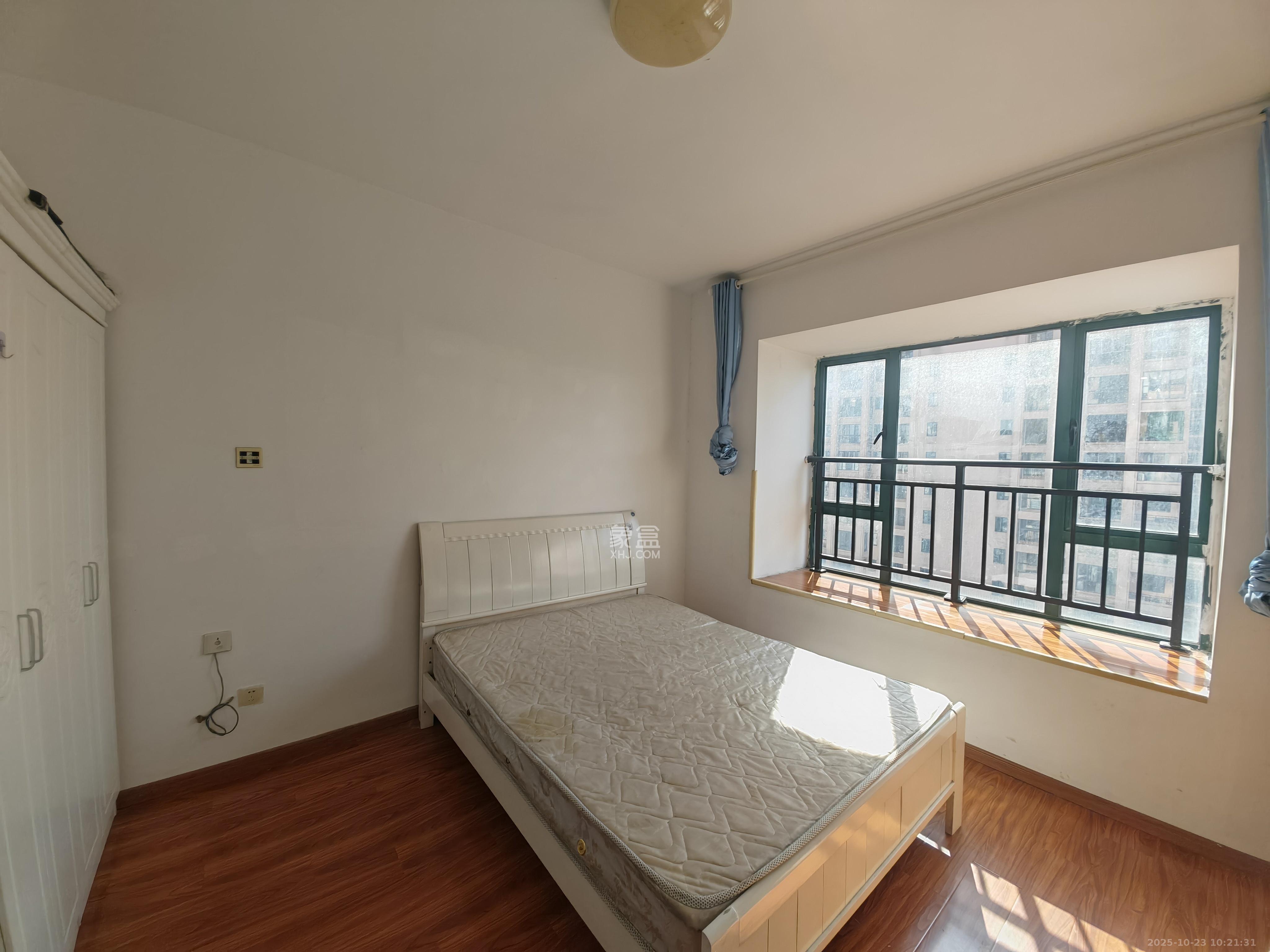 博长山水香颐  1室2厅2卫    2400.0元/月 博长山水香颐  1室2厅2卫    2400.0元/月室内图1