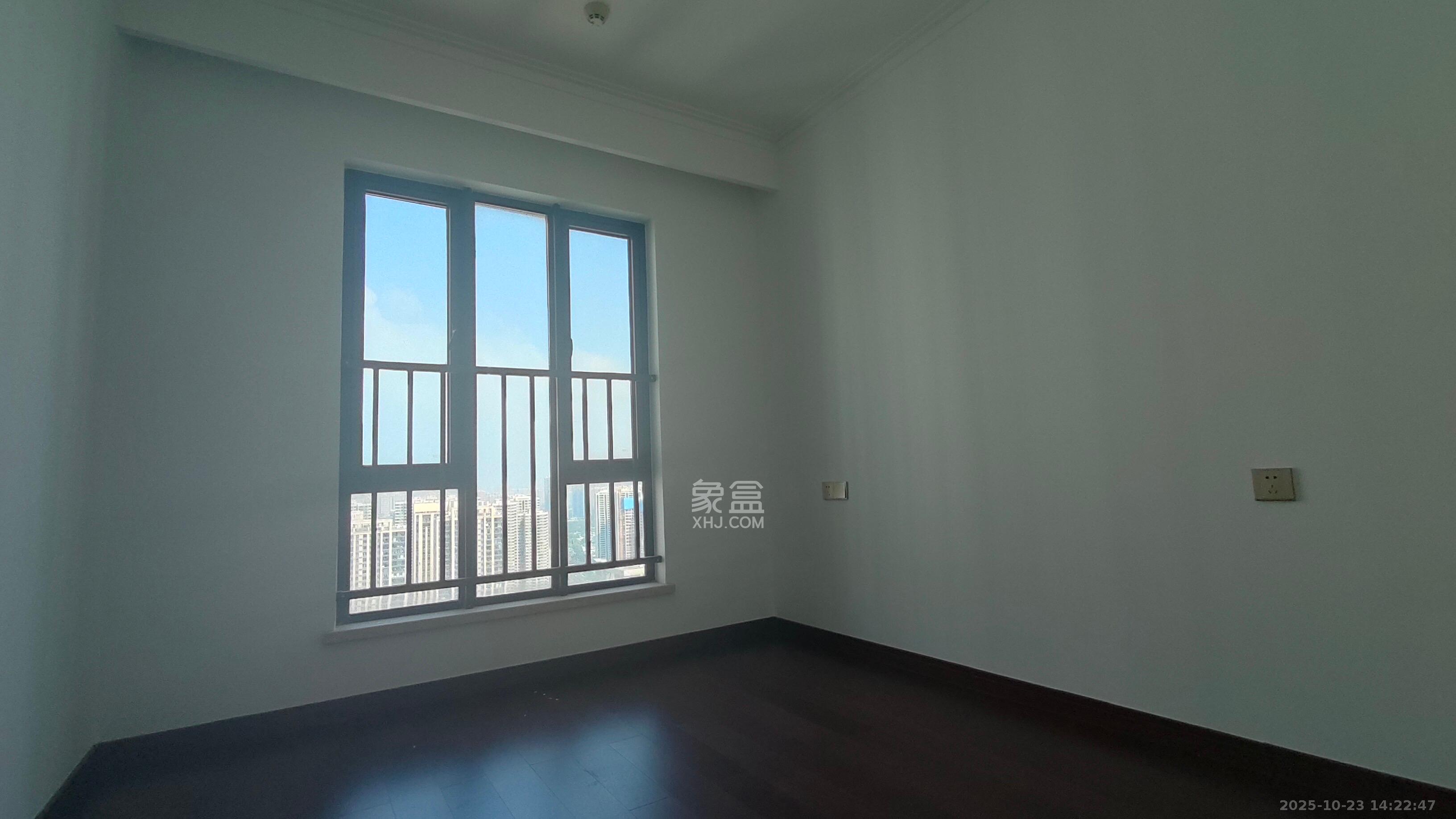 绿地长沙城际空间站（绿地新里佳苑）  4室2厅2卫    3000.0元/月室内图