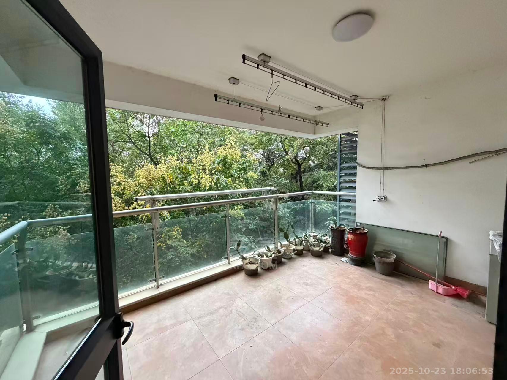 山水国际 5室2厅1卫 4000.0元/月 山水国际 5室2厅1卫 4000.0元/月室内图