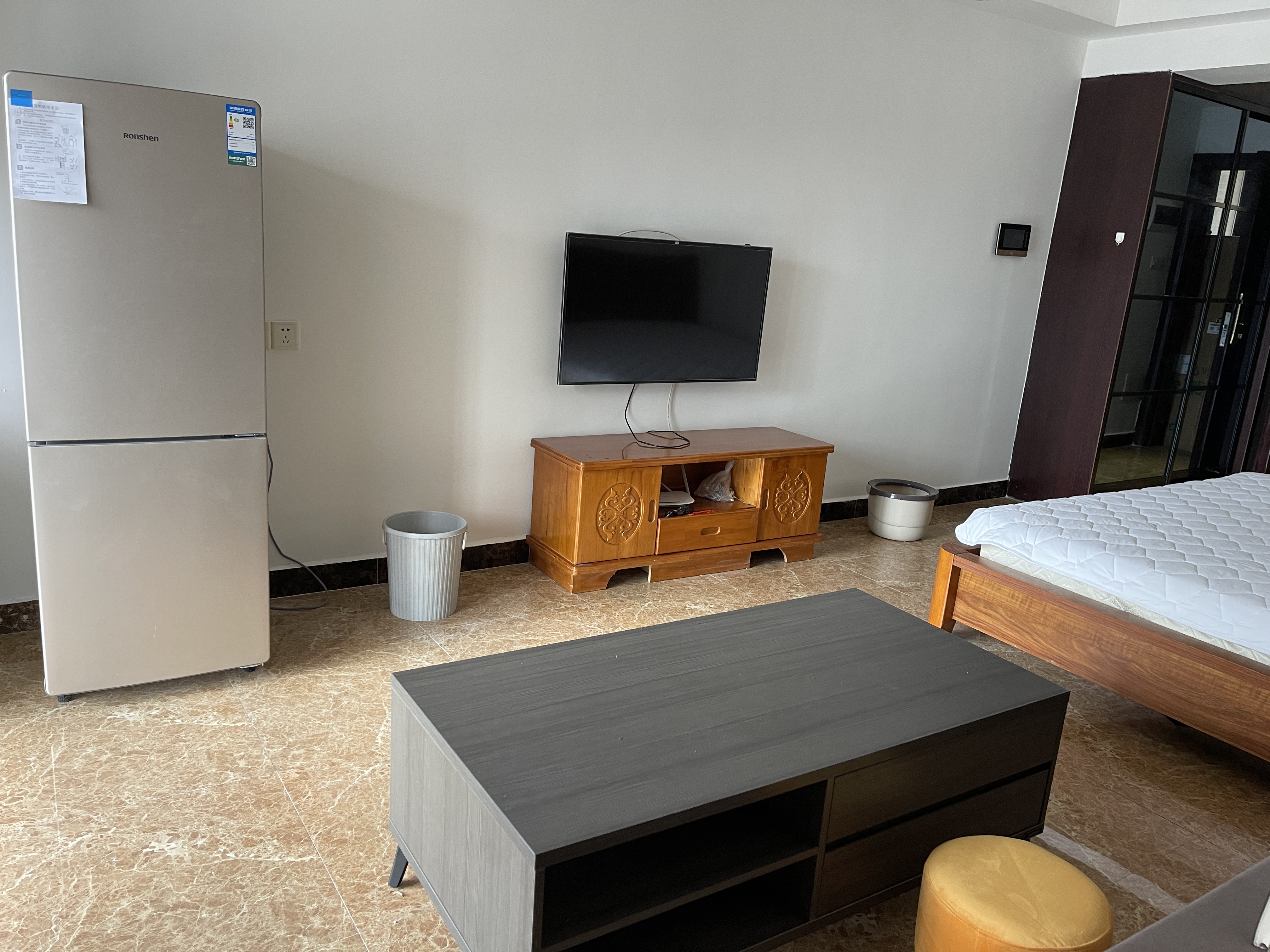 正大豪庭  1室1厅1卫    1800.0元/月室内图