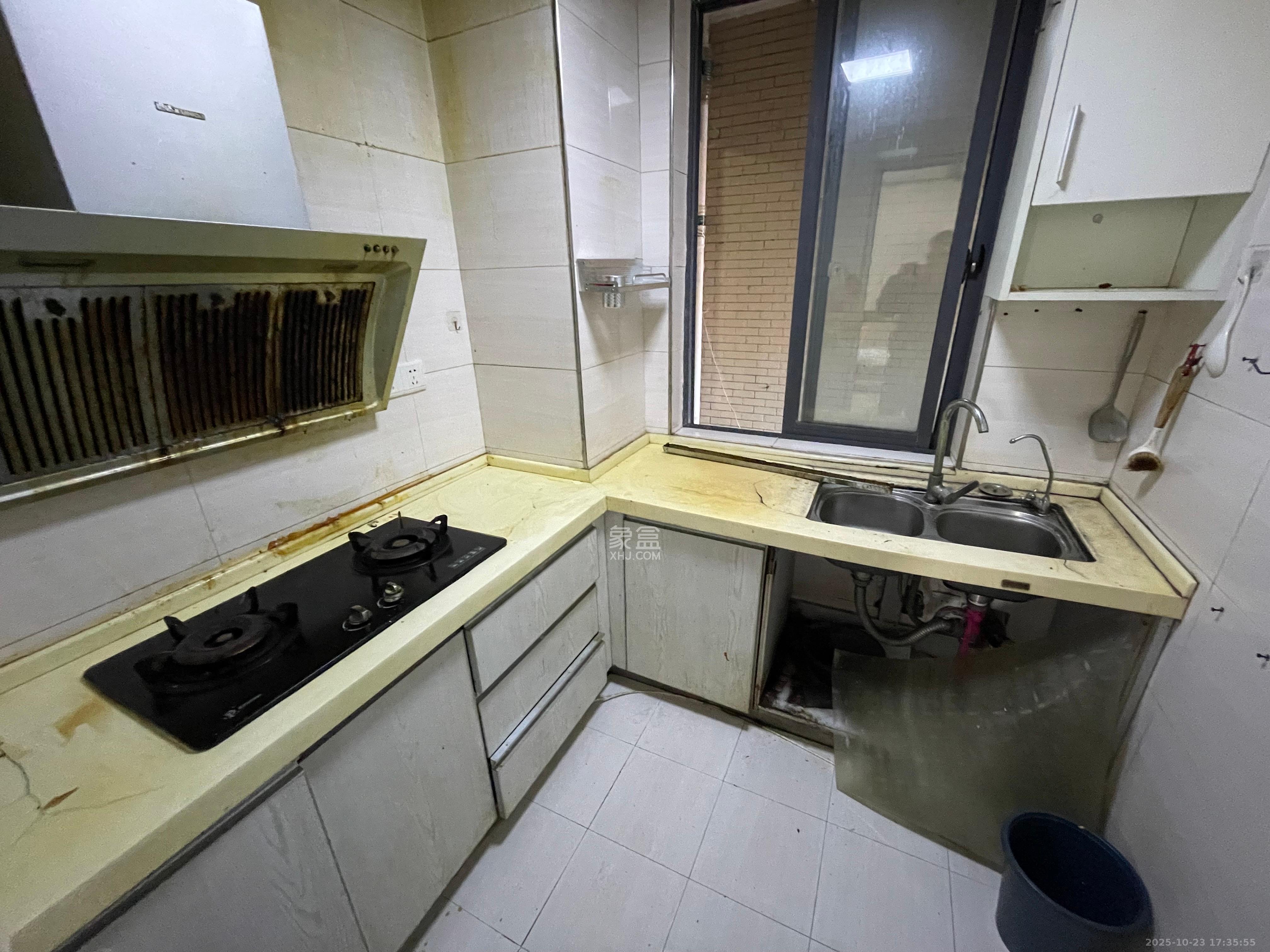 西铁馨寓(西铁领寓)  2室1厅1卫    1800.0元/月 西铁馨寓(西铁领寓)  2室1厅1卫    1800.0元/月室内图