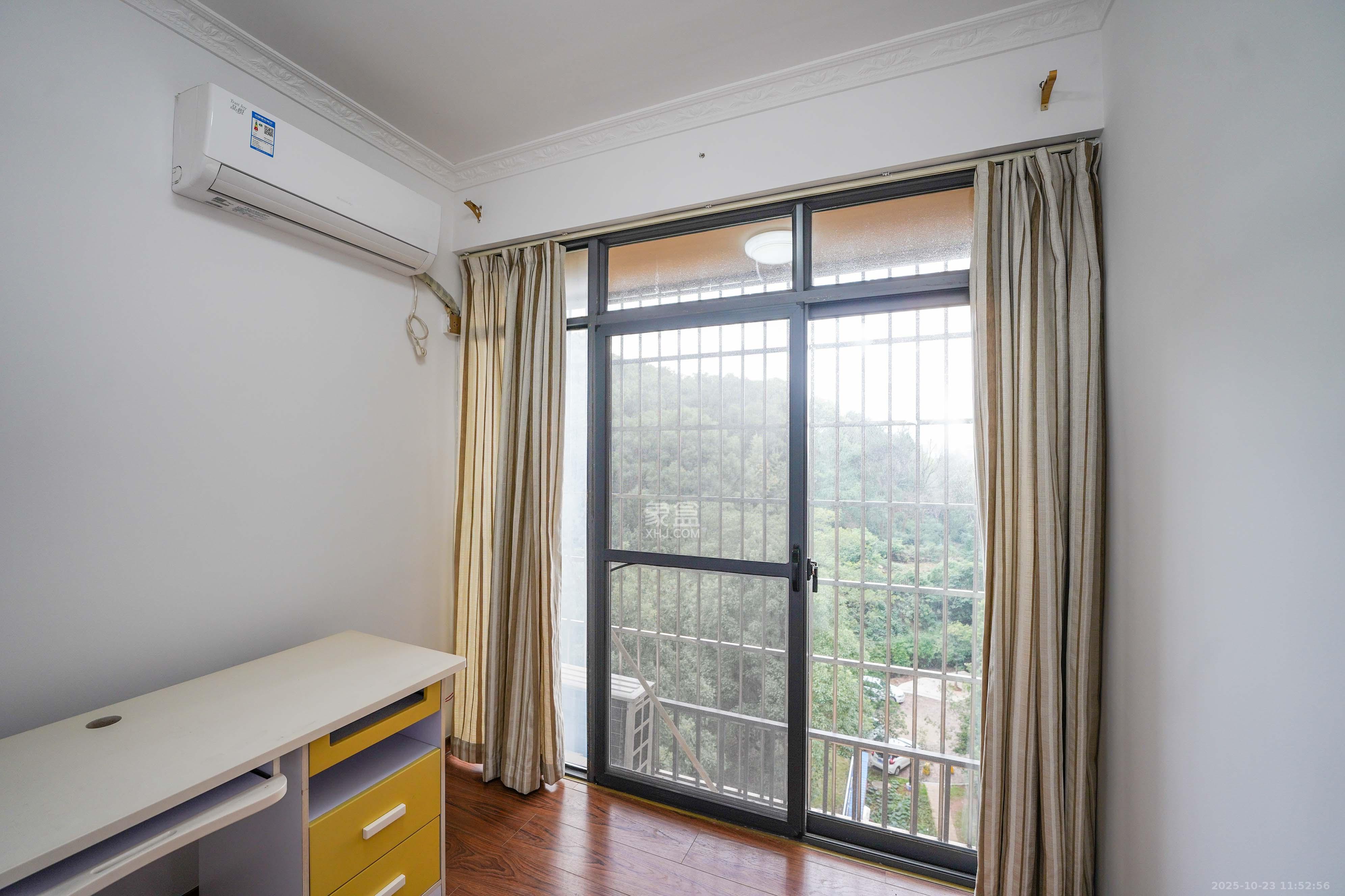 山水嘉园  3室2厅1卫    56.0万 山水嘉园  3室2厅1卫    56.0万卧室