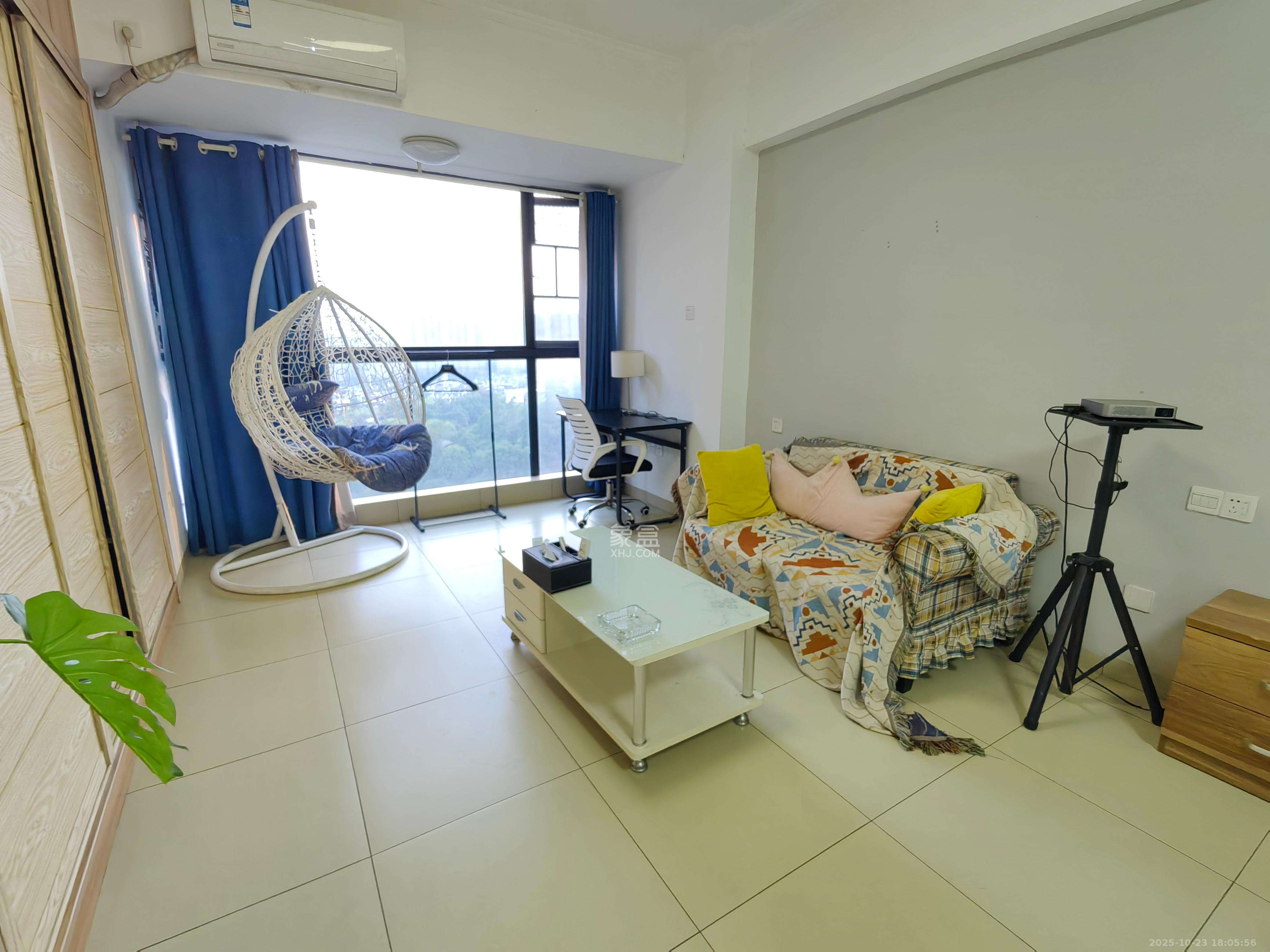 京武浪琴山一、二期  1室1厅2卫    1800.0元/月室内图