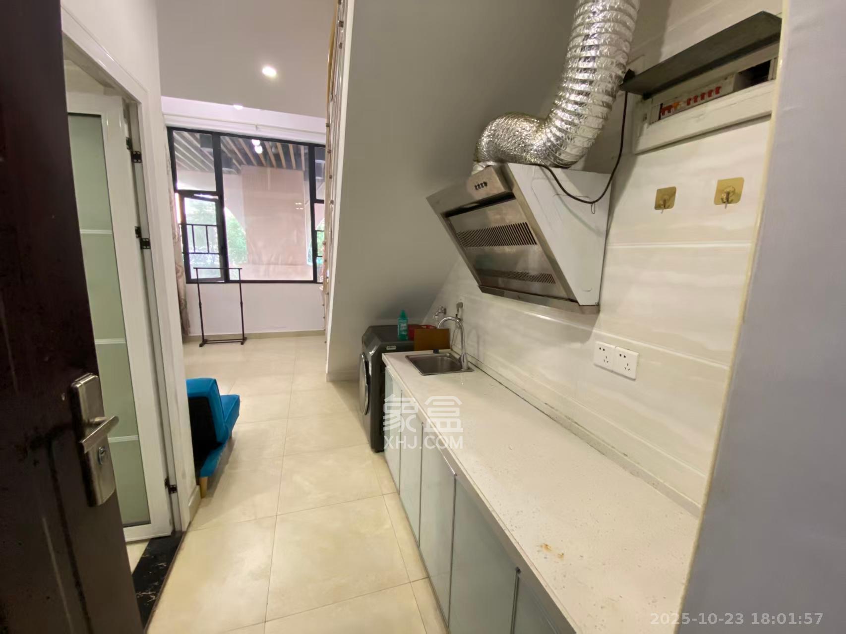 米兰春天  1室1厅1卫    1300.0元/月 米兰春天  1室1厅1卫    1300.0元/月室内图