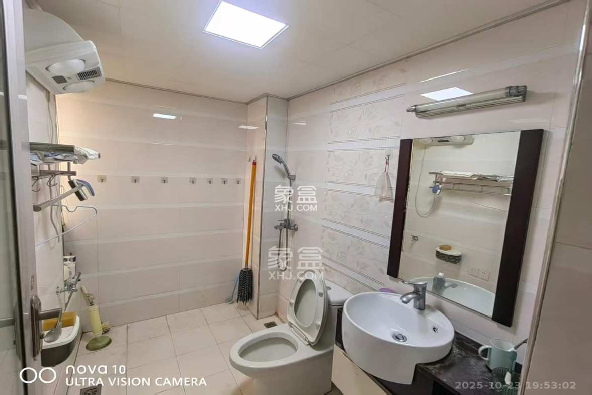 华润凤凰城二期  3室2厅1卫    1800.0元/月 华润凤凰城二期  3室2厅1卫    1800.0元/月室内图