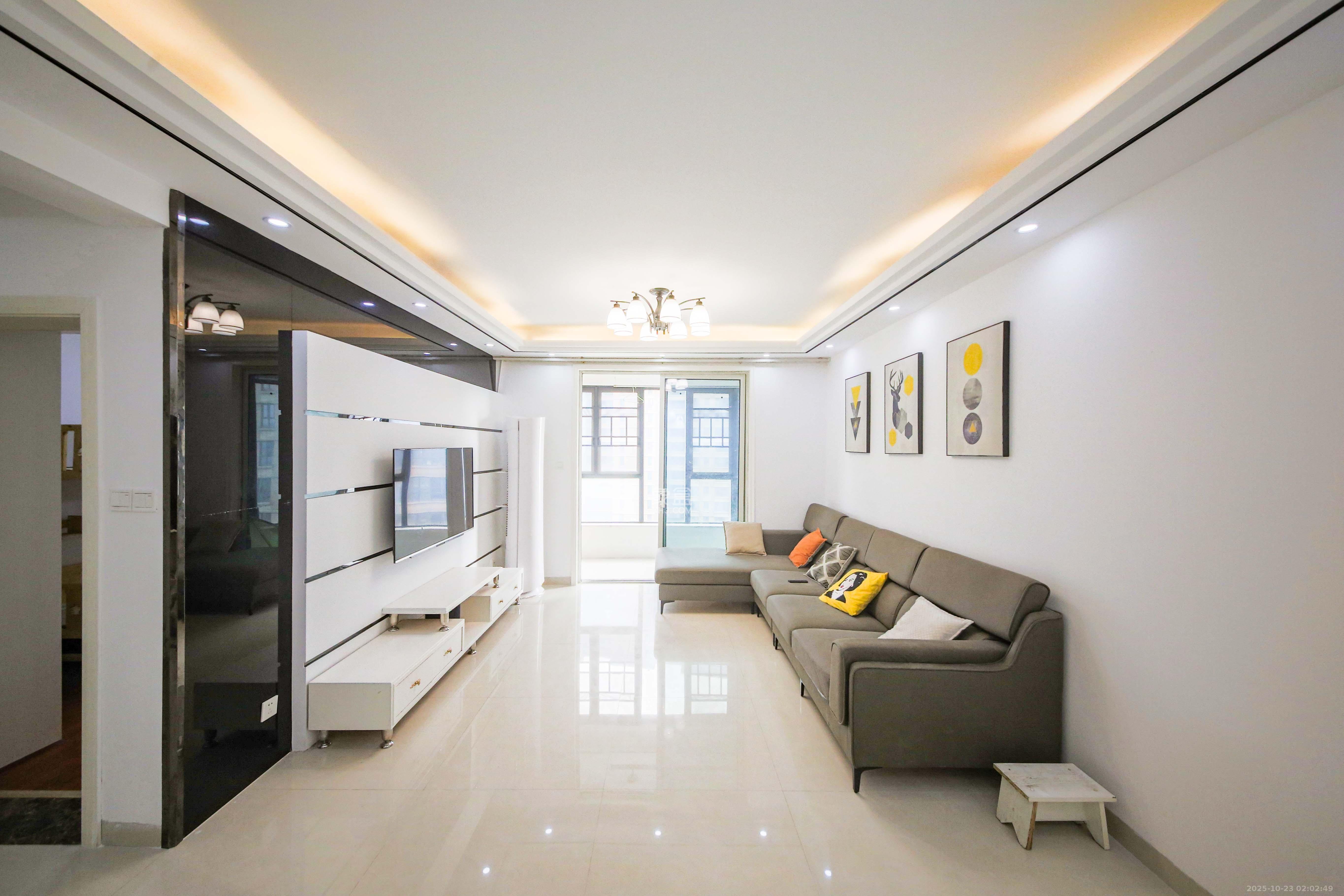 湘江雅颂居  3室2厅1卫    108.0万 湘江雅颂居  3室2厅1卫    108.0万客厅