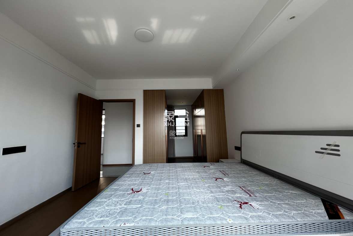 汉唐世家二期  4室2厅2卫    3000.0元/月 汉唐世家二期  4室2厅2卫    3000.0元/月室内图