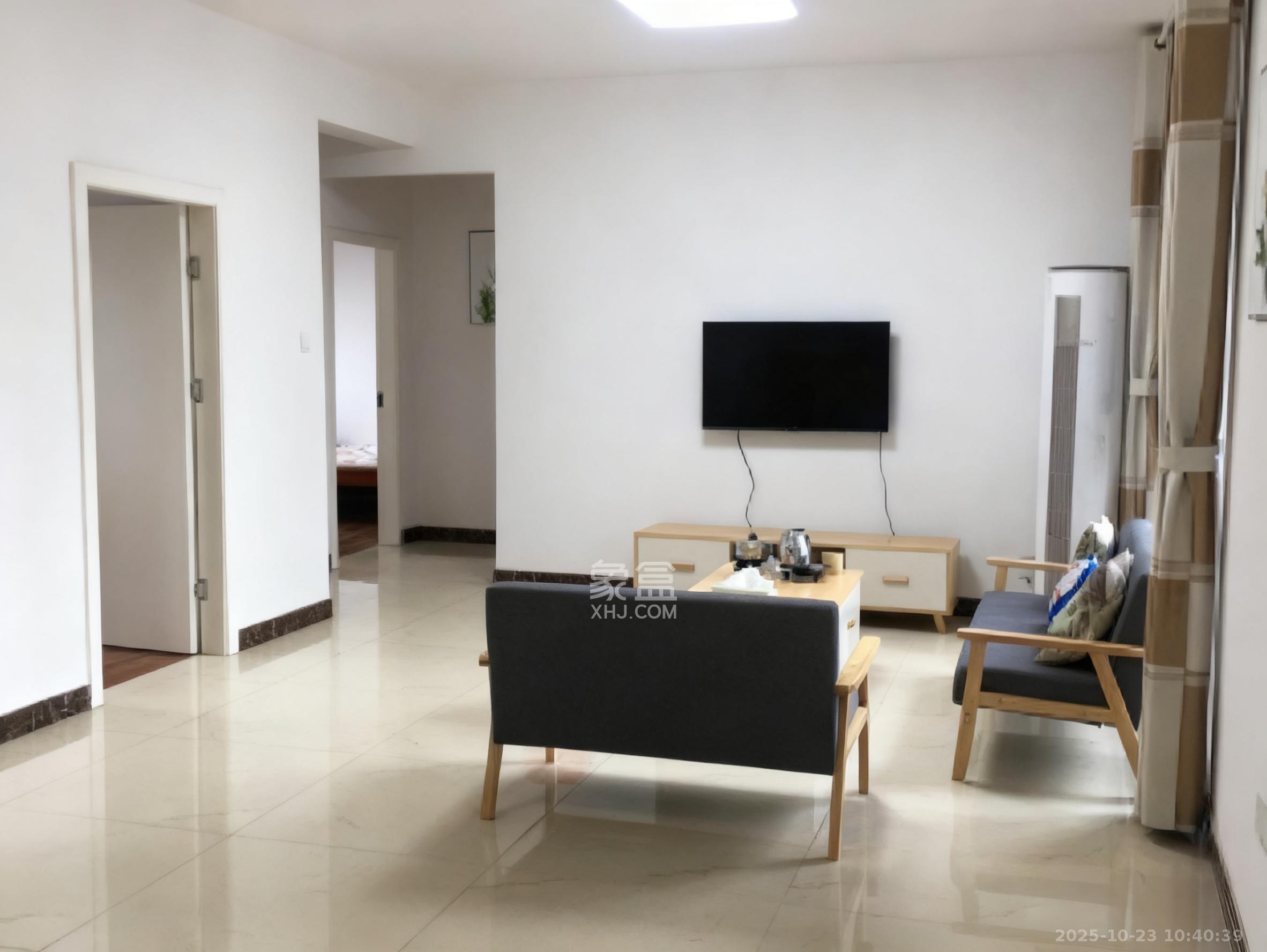 湘域熙岸  3室1厅1卫    2600.0元/月