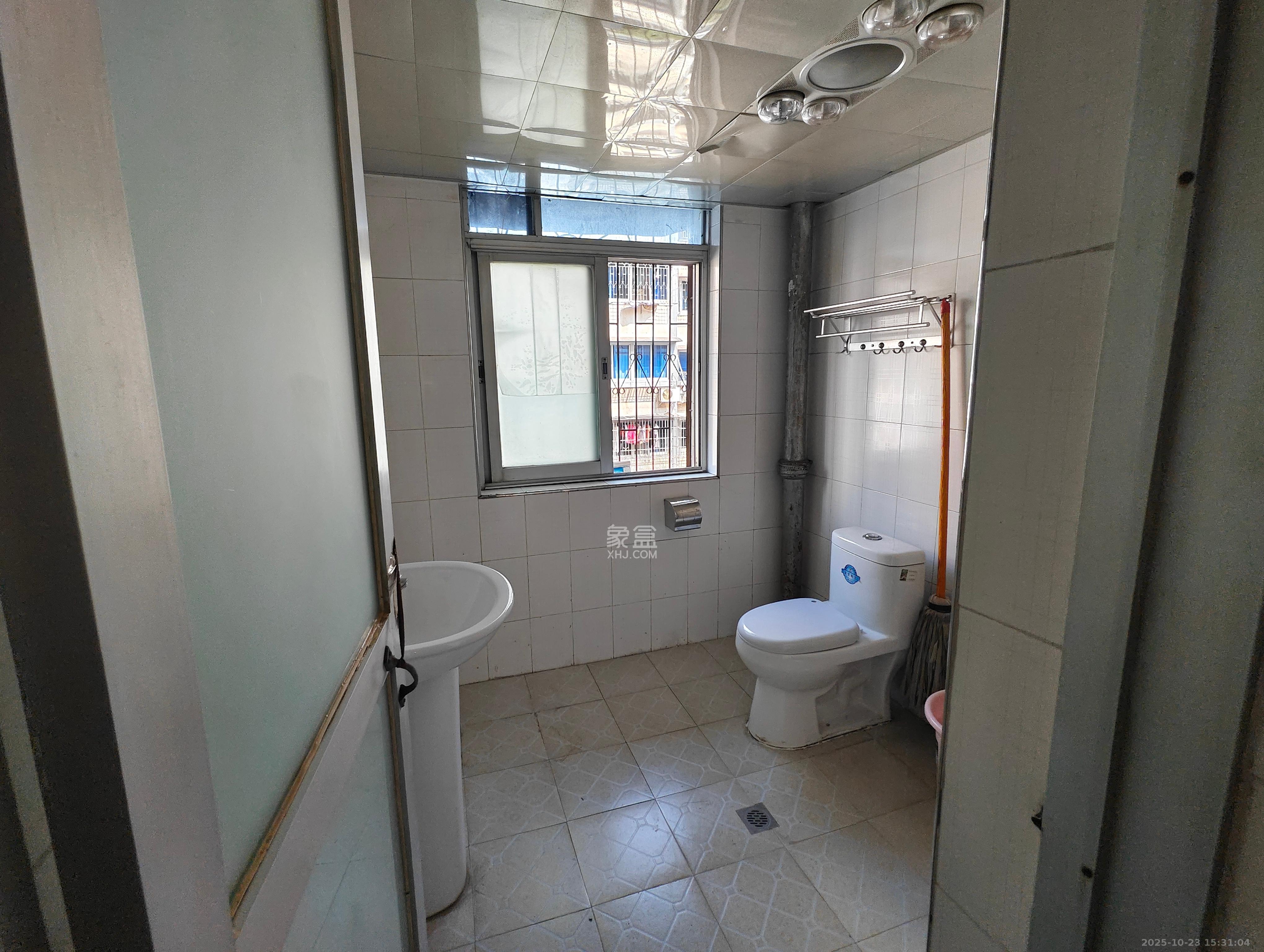 金星小区  2室2厅2卫    1700.0元/月室内图