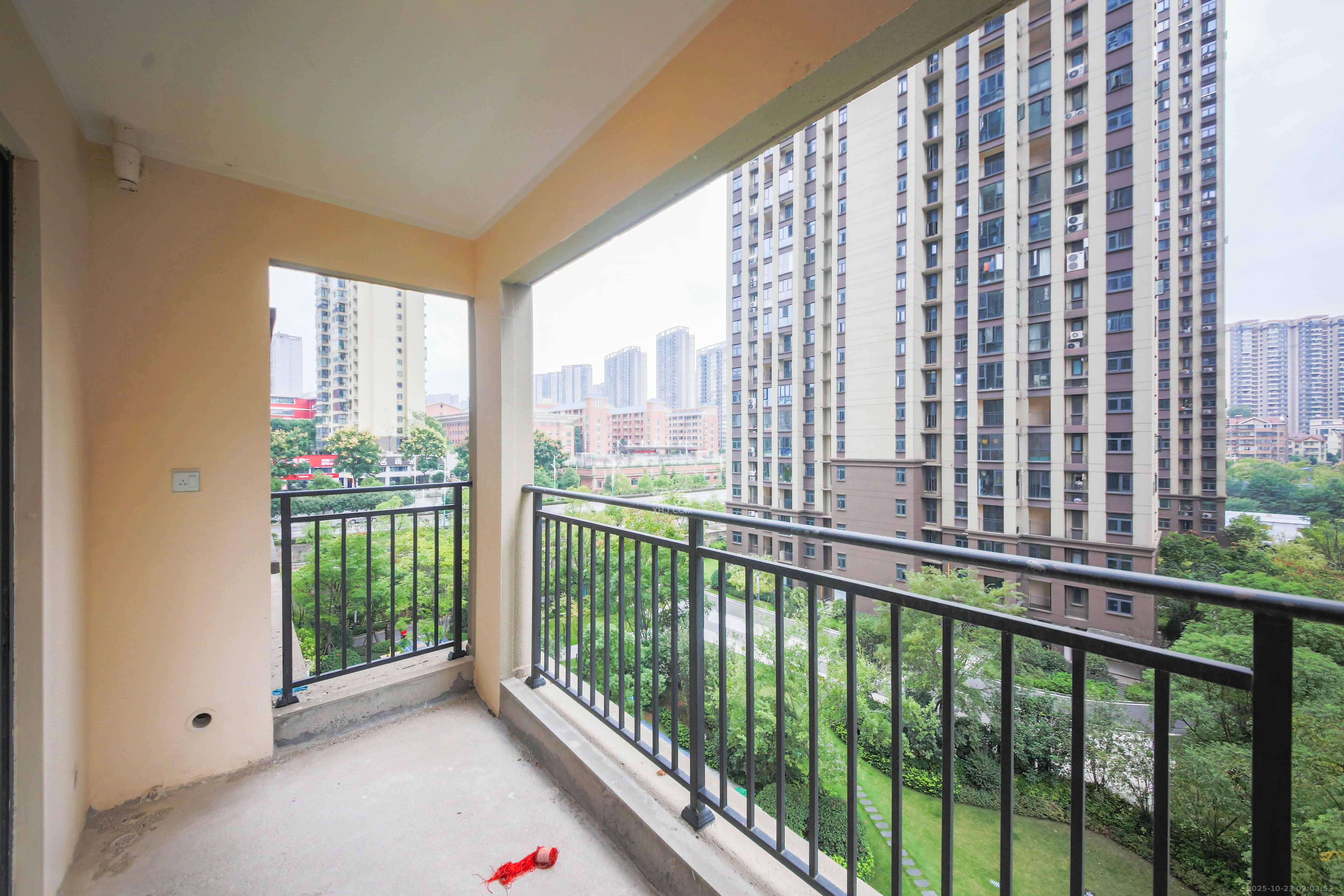 中建钰和城  4室2厅2卫    170.0万阳台