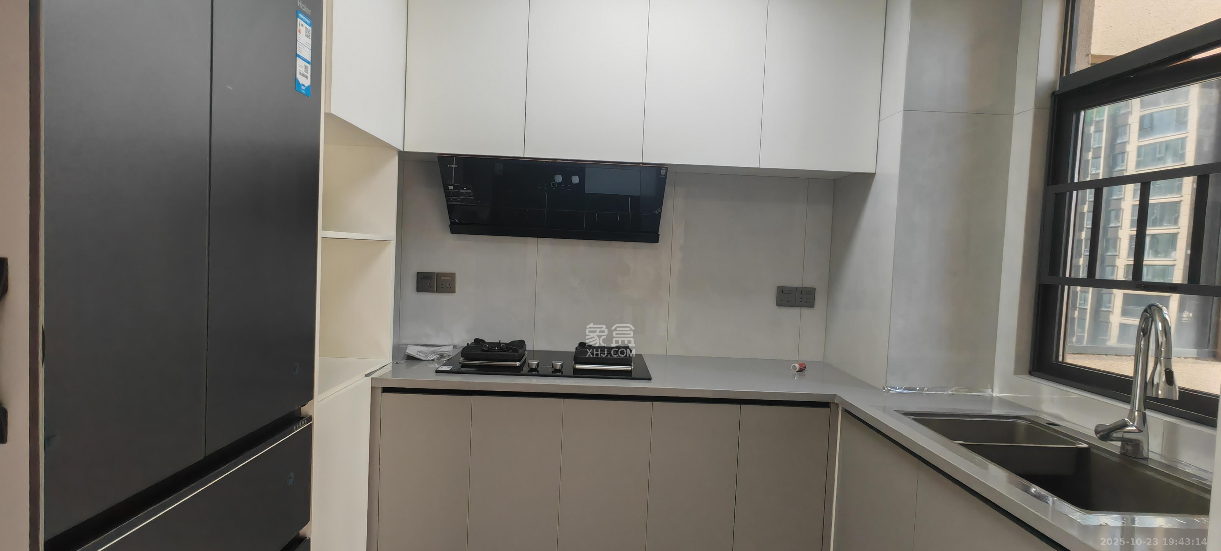 日盛湖湘花苑  4室2厅2卫    4000.0元/月 日盛湖湘花苑  4室2厅2卫    4000.0元/月室内图