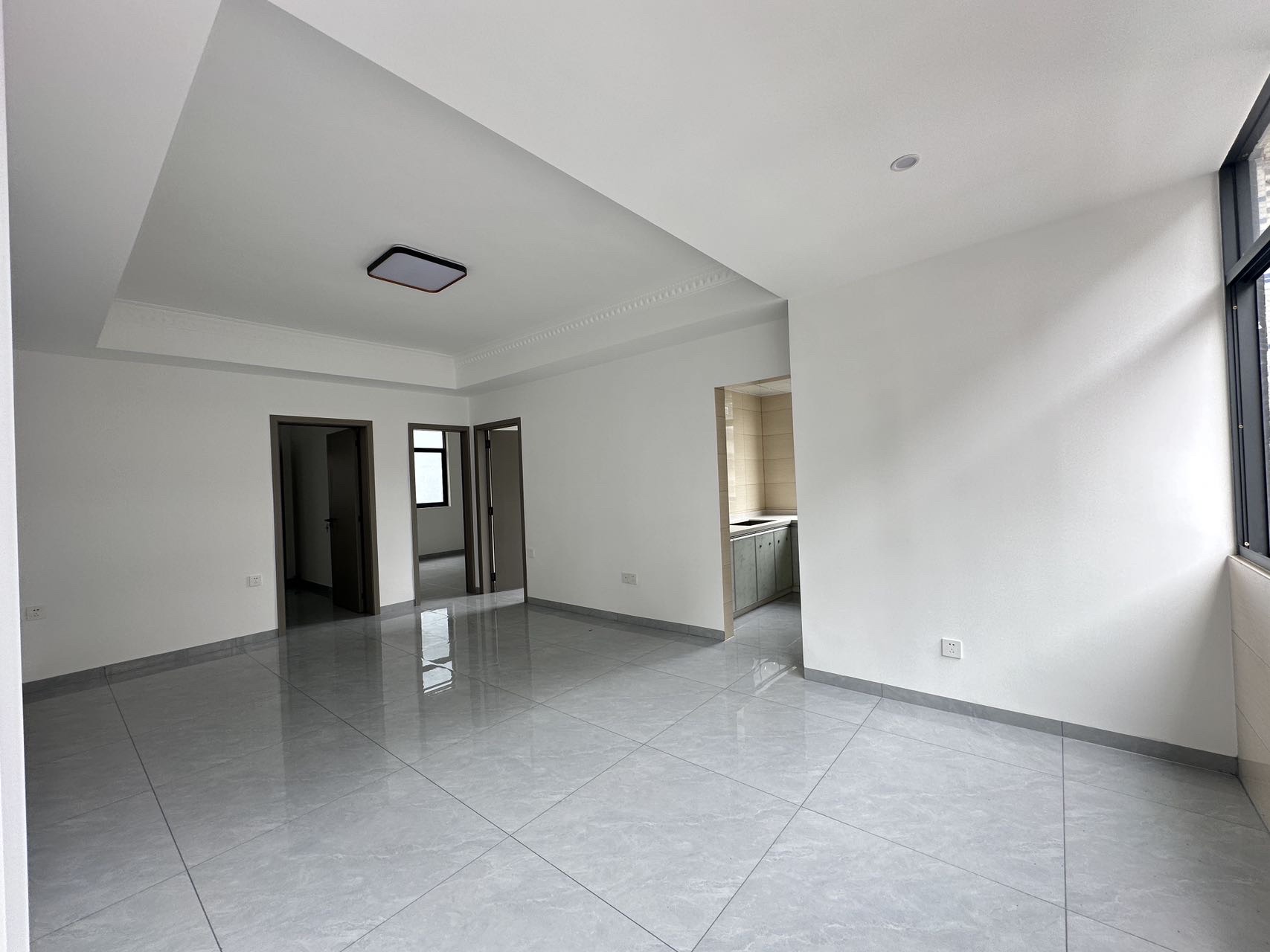 琼建加工厂宿舍（高登西街）  3室2厅2卫    100.0万客厅