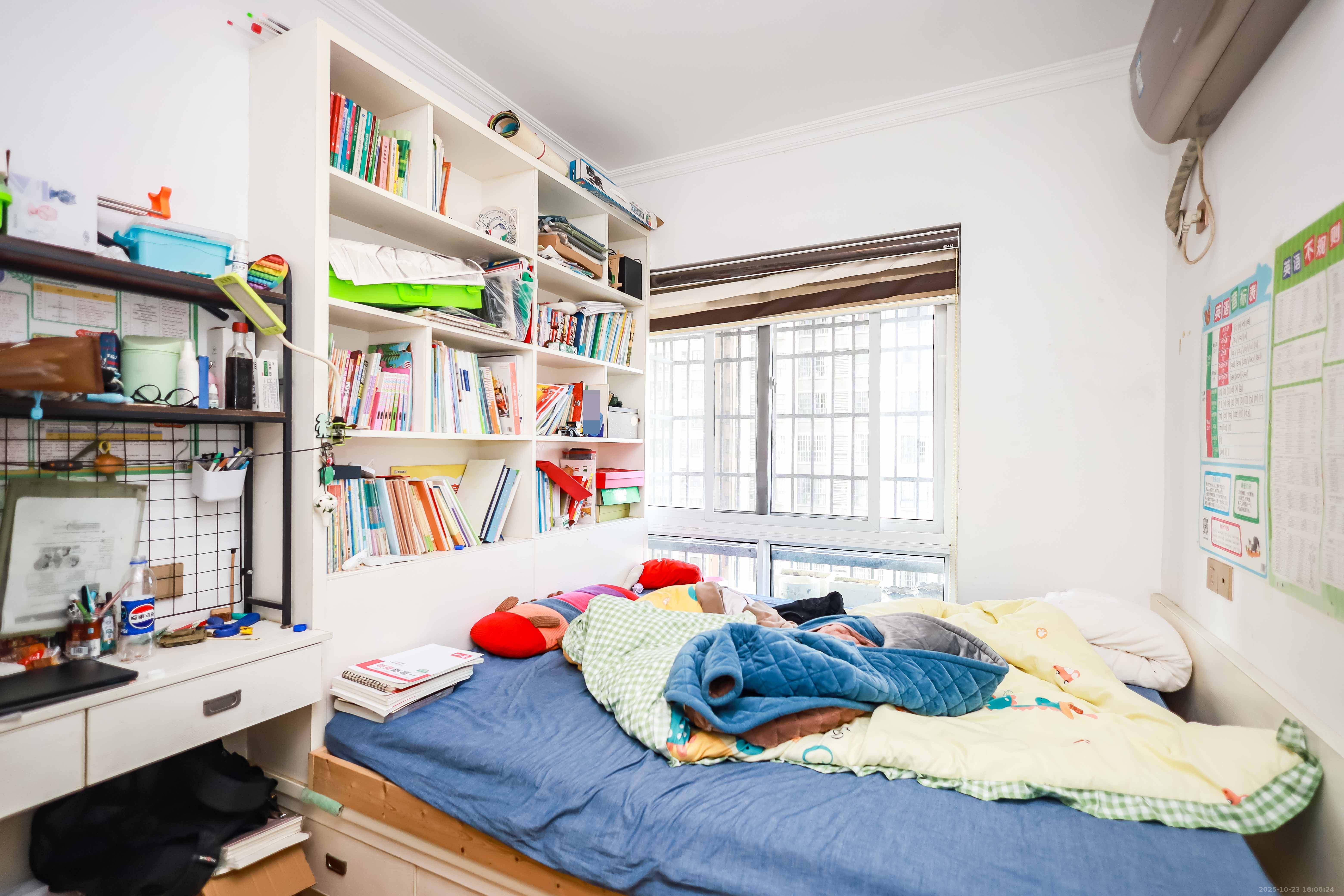 天麓尚层  1室0厅0卫    85.0万卧室