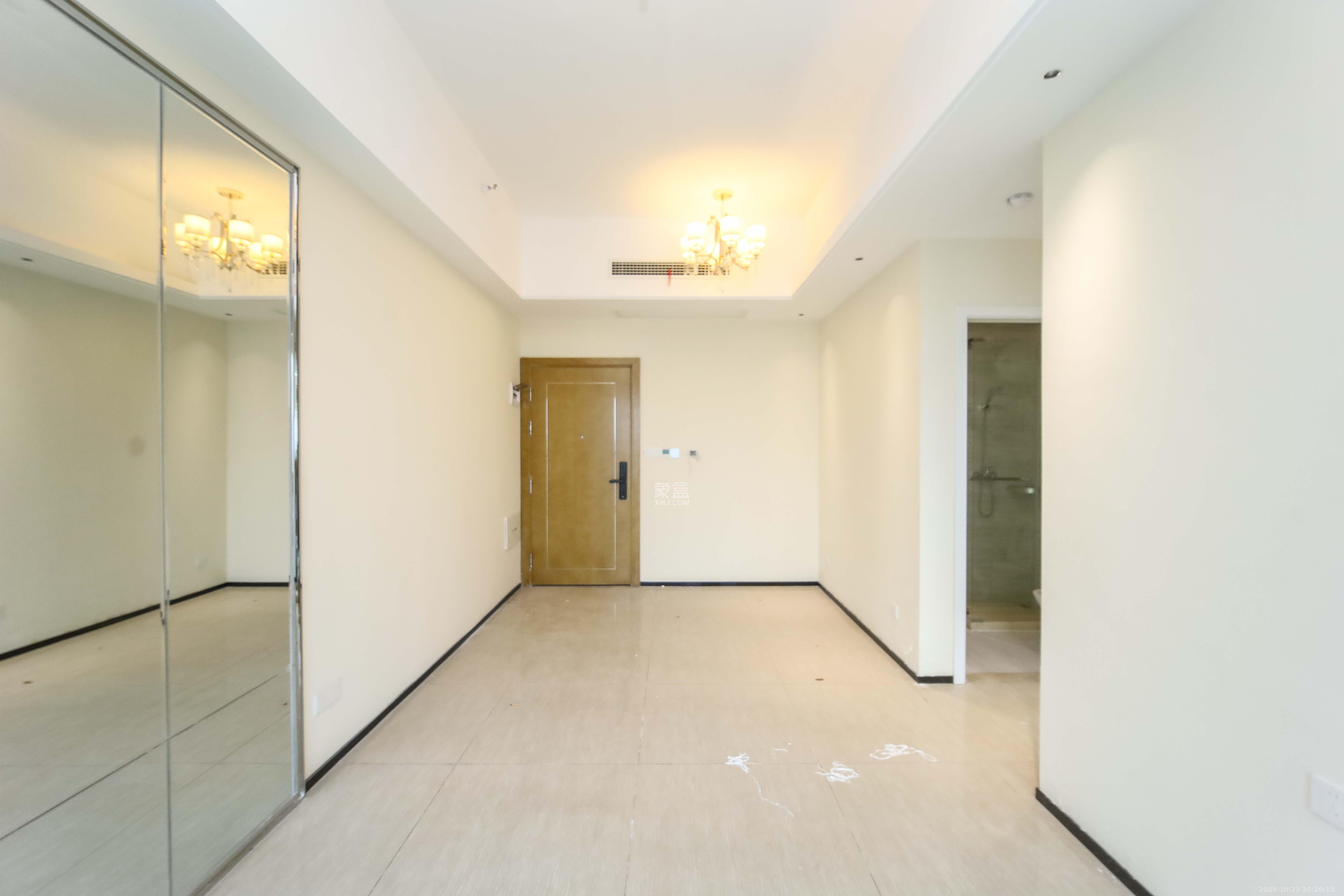 恒大珺悦府 3室2厅1卫 80.0万 恒大珺悦府 3室2厅1卫 80.0万客厅