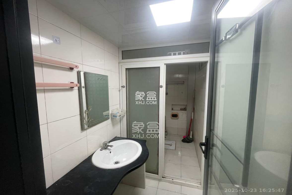 金桂小区一期 2室1厅1卫 1800.0元/月 金桂小区一期 2室1厅1卫 1800.0元/月室内图