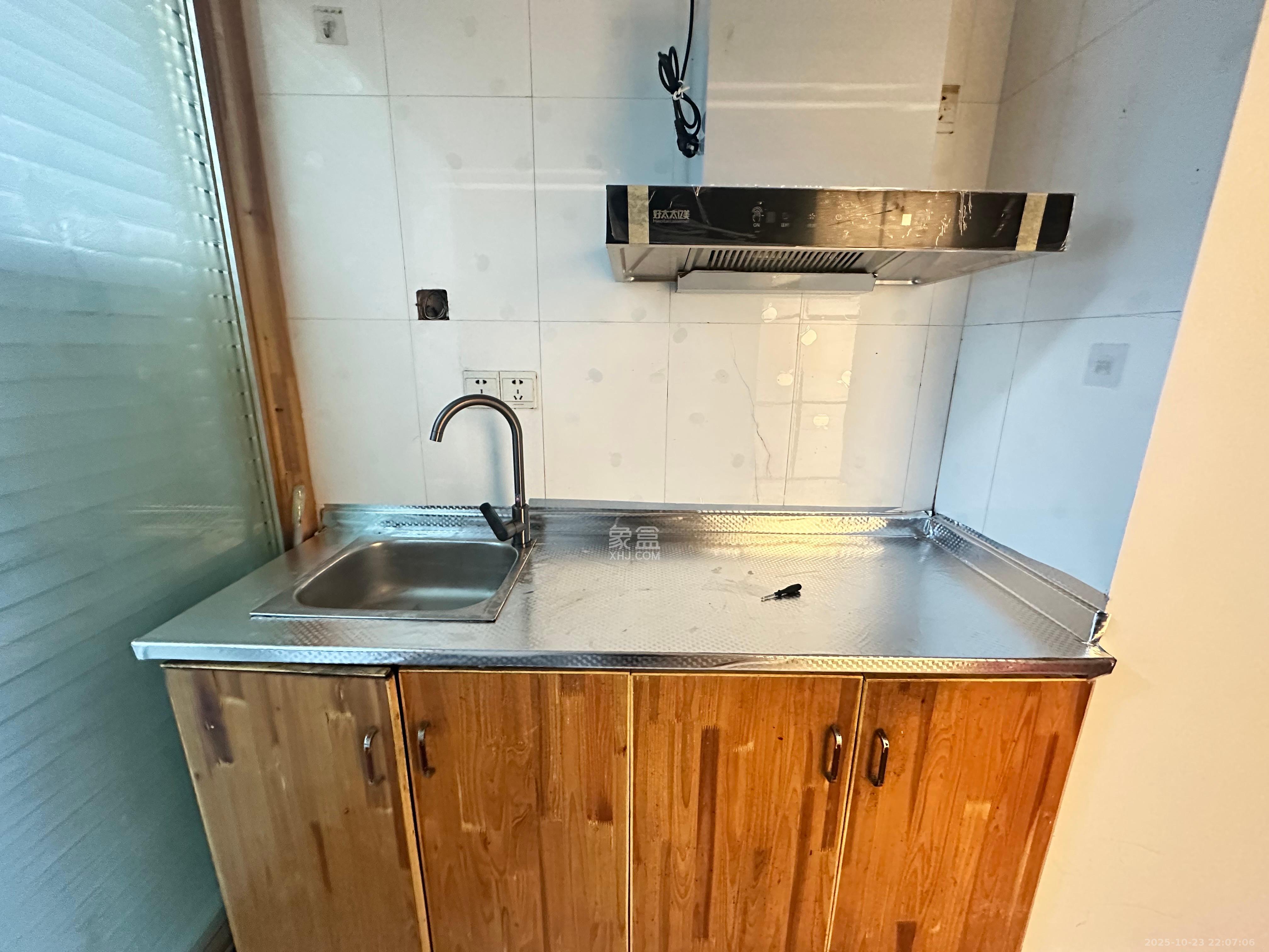 名富公寓  1室1厅1卫    1500.0元/月室内图