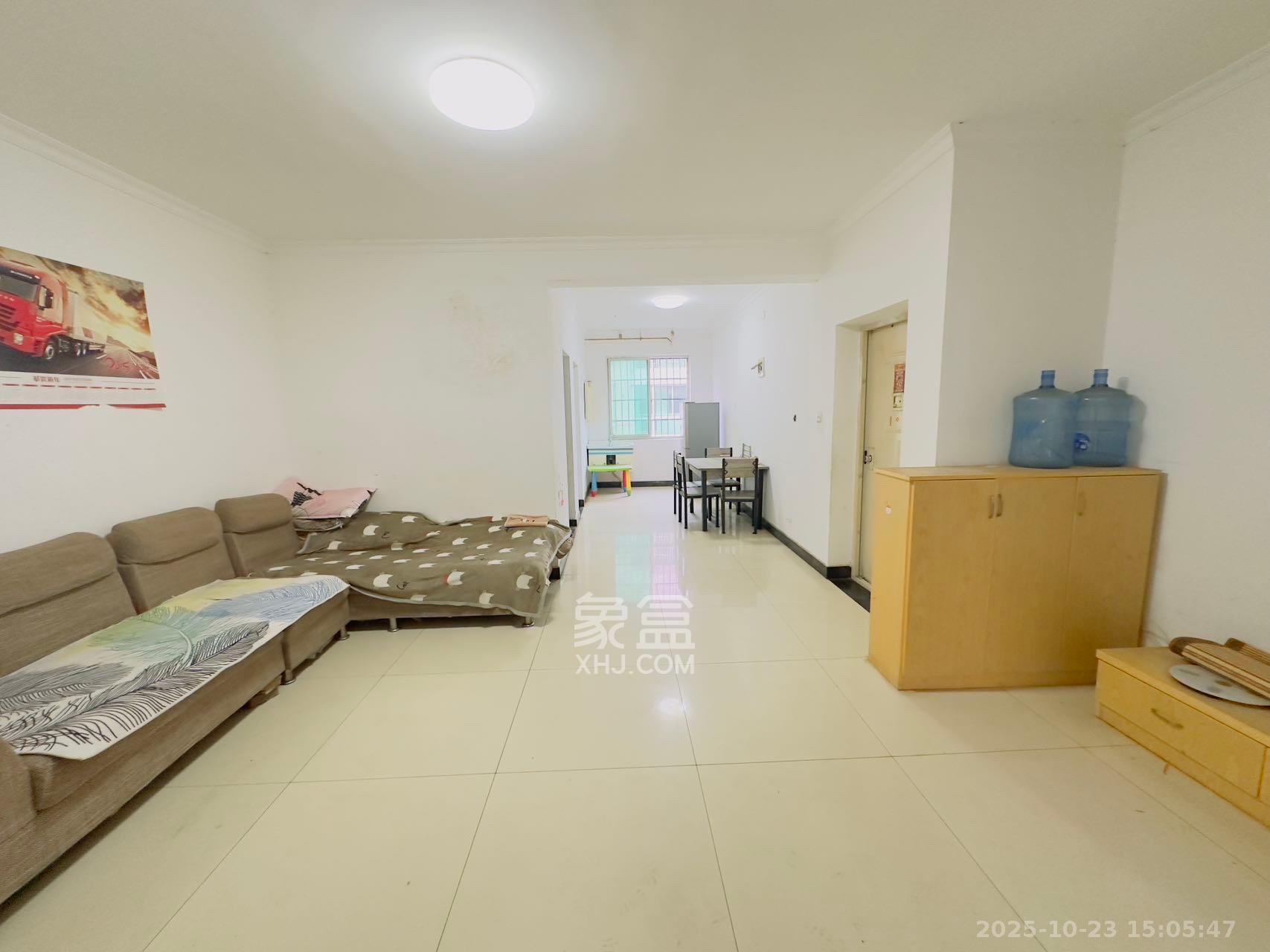 中南汽车世界  2室2厅1卫    1000.0元/月室内图