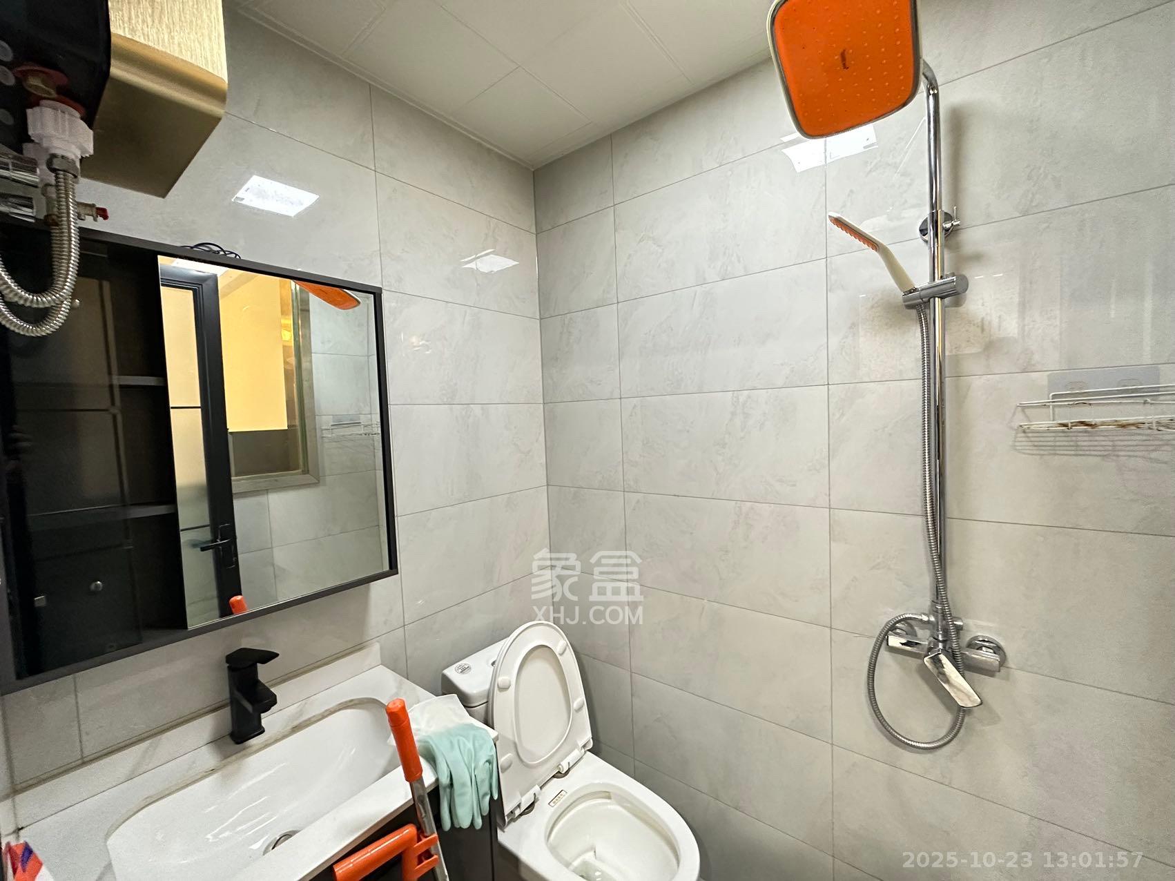 金地铂悦  1室1厅1卫    1200.0元/月 金地铂悦  1室1厅1卫    1200.0元/月室内图