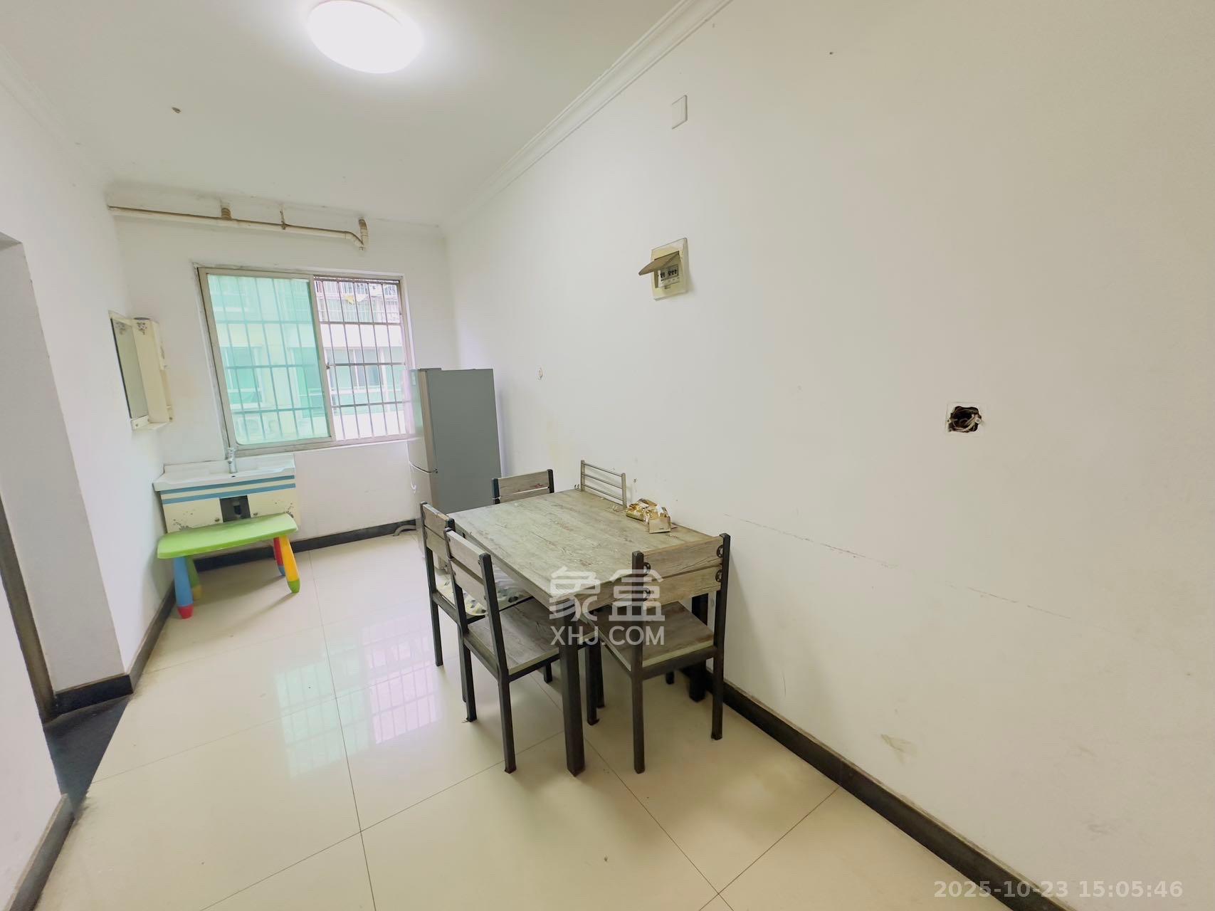 中南汽车世界 2室2厅1卫 1000.0元/月 中南汽车世界 2室2厅1卫 1000.0元/月室内图