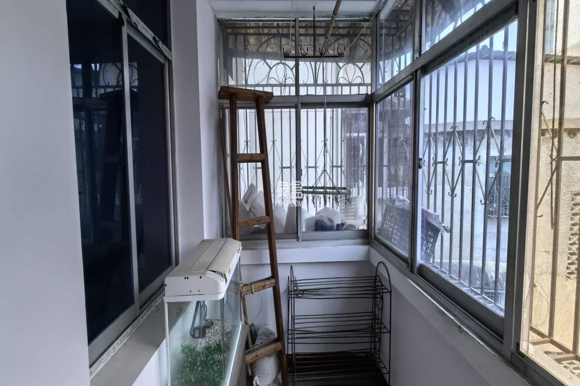 建工局宿舍 3室2厅1卫 1200.0元/月 建工局宿舍 3室2厅1卫 1200.0元/月室内图