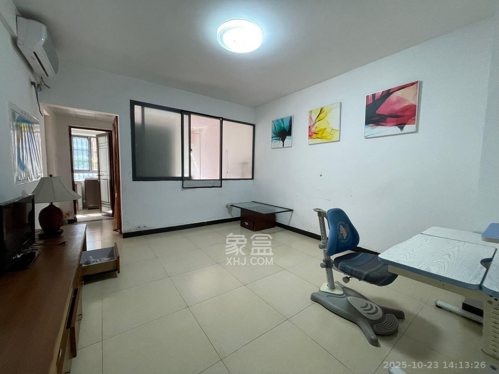 奥莱名邸  2室1厅1卫    1400.0元/月 奥莱名邸  2室1厅1卫    1400.0元/月室内图