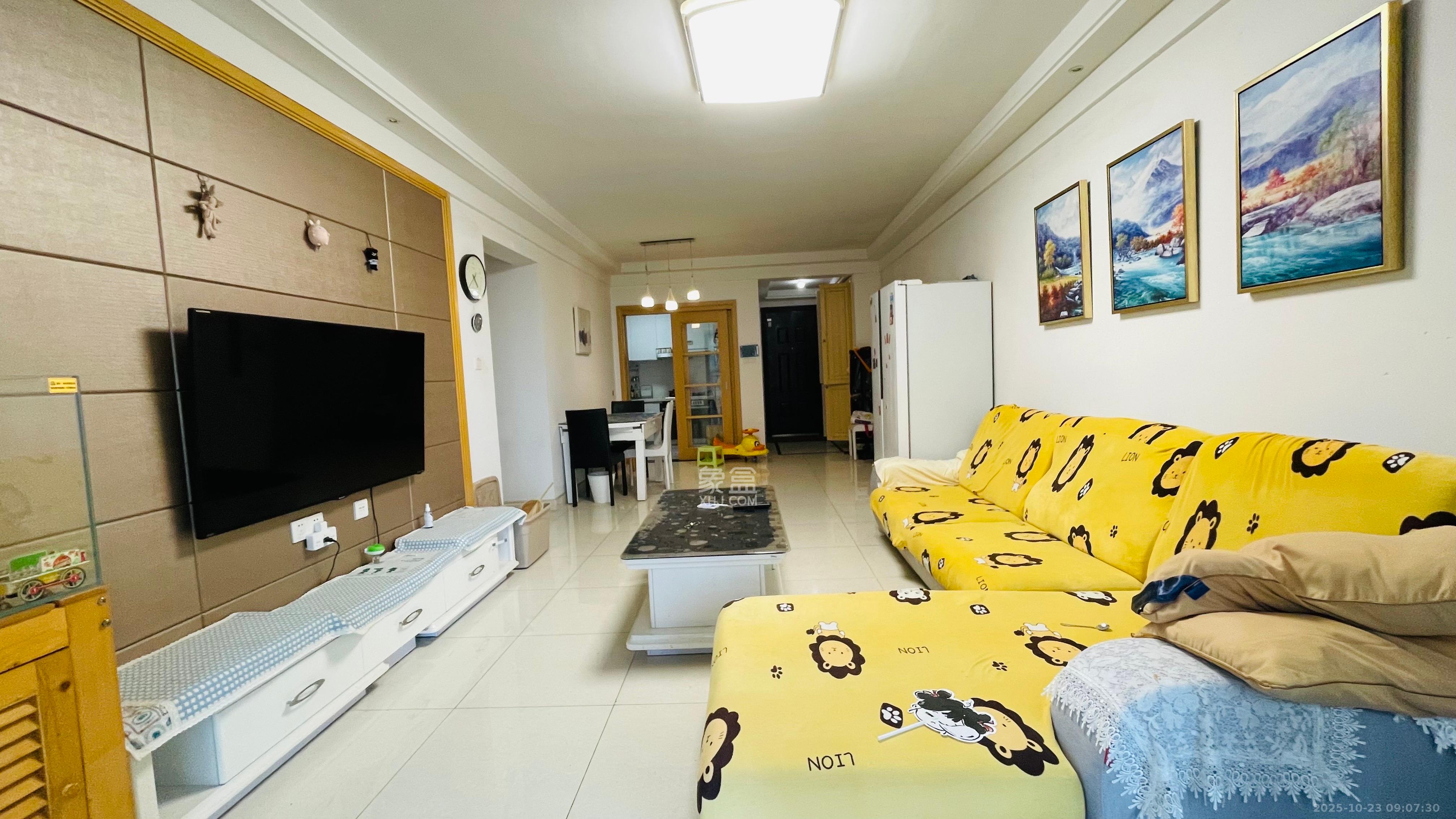 中海国际三期  3室2厅2卫    2300.0元/月 中海国际三期  3室2厅2卫    2300.0元/月