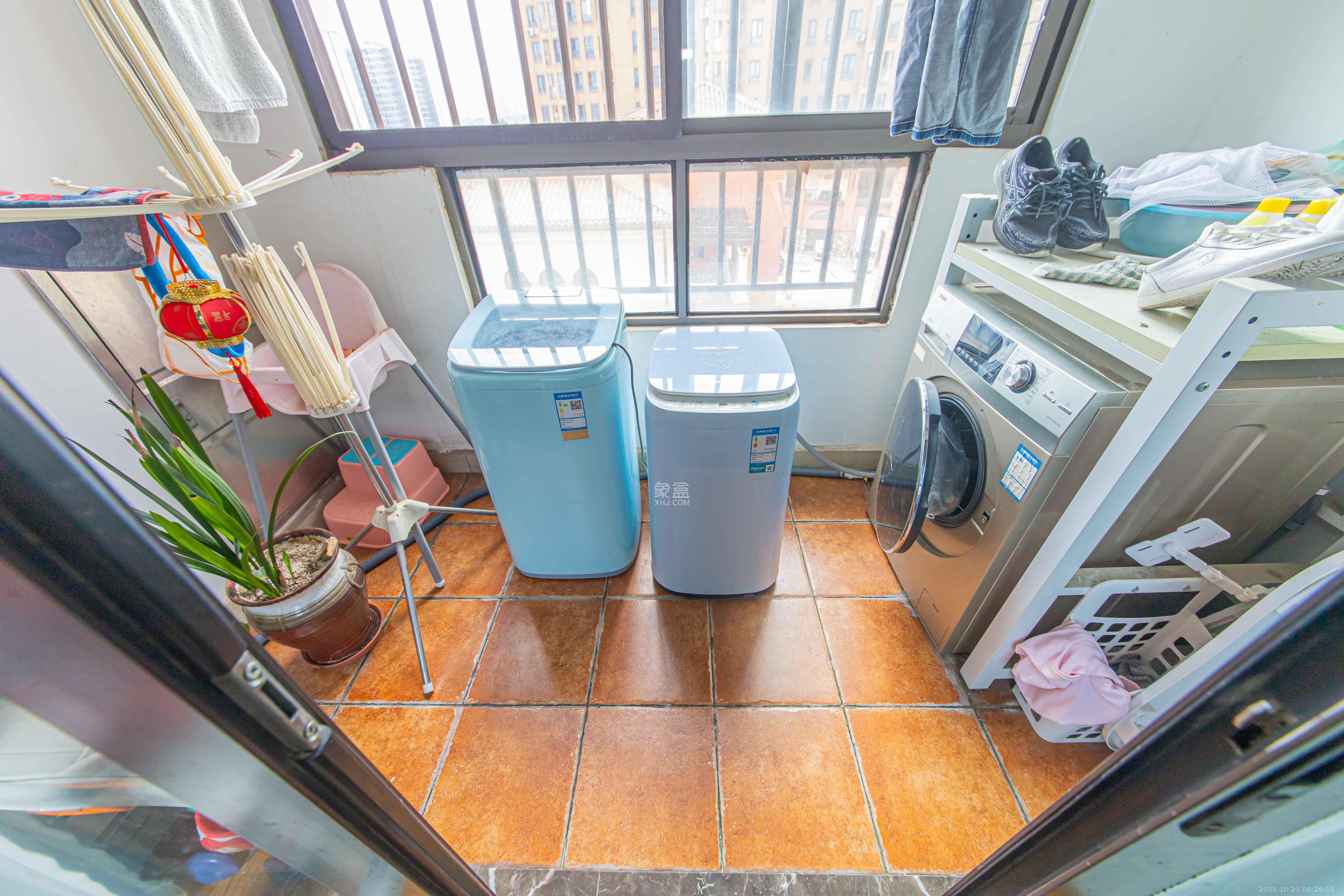 中信凯旋蓝岸(中信新城三期)  3室2厅1卫    48.0万 中信凯旋蓝岸(中信新城三期)  3室2厅1卫    48.0万阳台