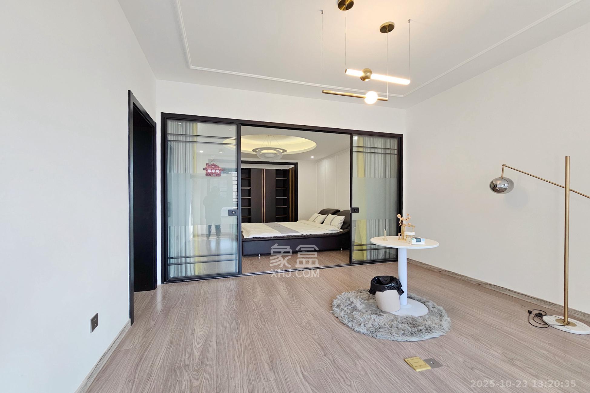 阳光城尚东湾青云苑  4室2厅2卫    3000.0元/月 阳光城尚东湾青云苑  4室2厅2卫    3000.0元/月室内图