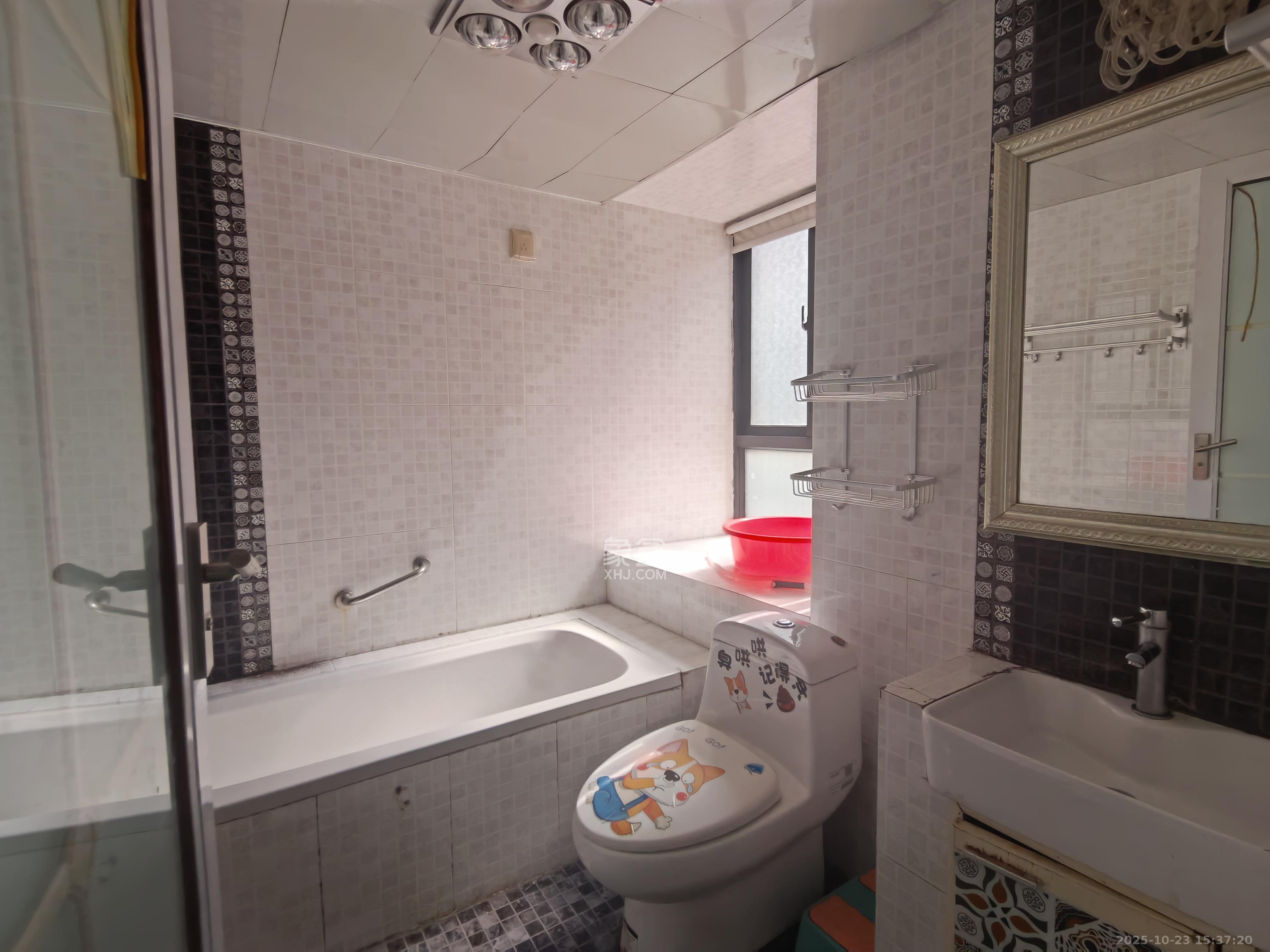 华润凤凰城一期  2室2厅1卫    1900.0元/月 华润凤凰城一期  2室2厅1卫    1900.0元/月室内图