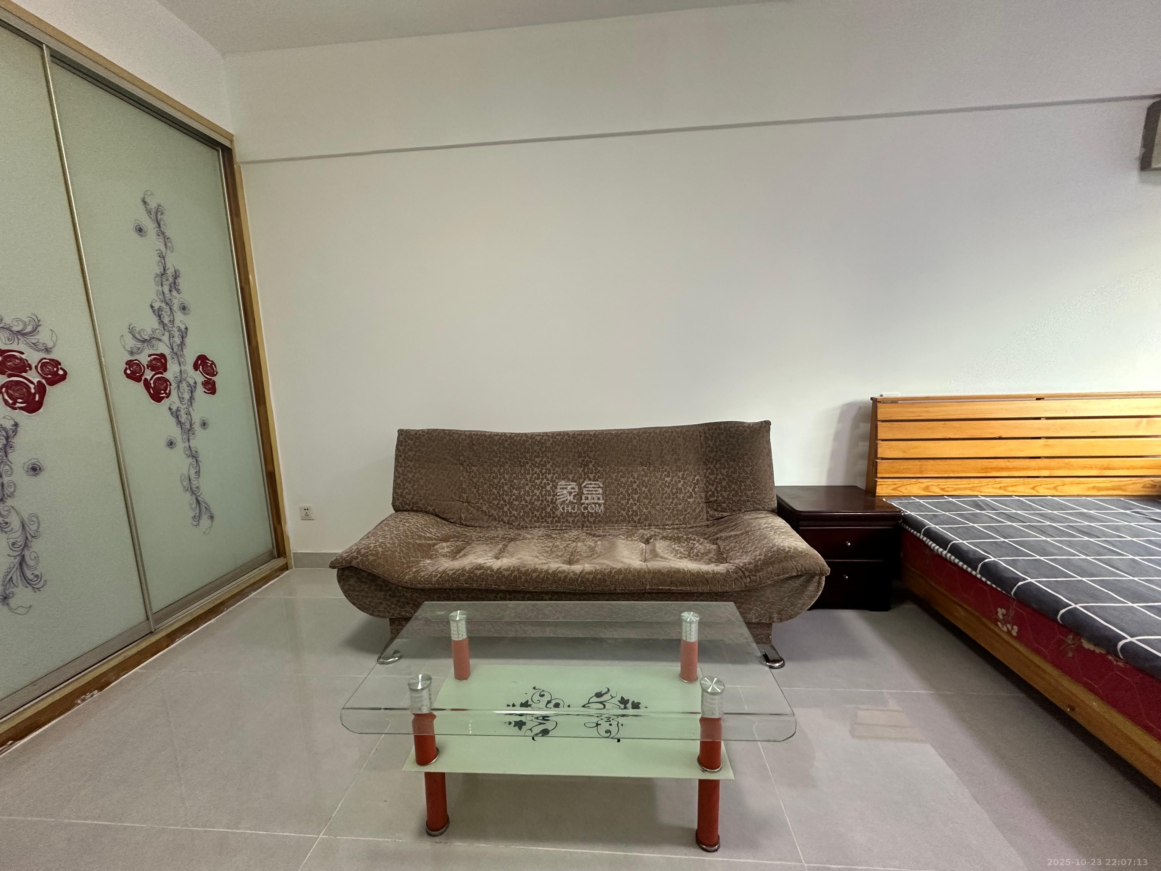 名富公寓  1室1厅1卫    1500.0元/月室内图