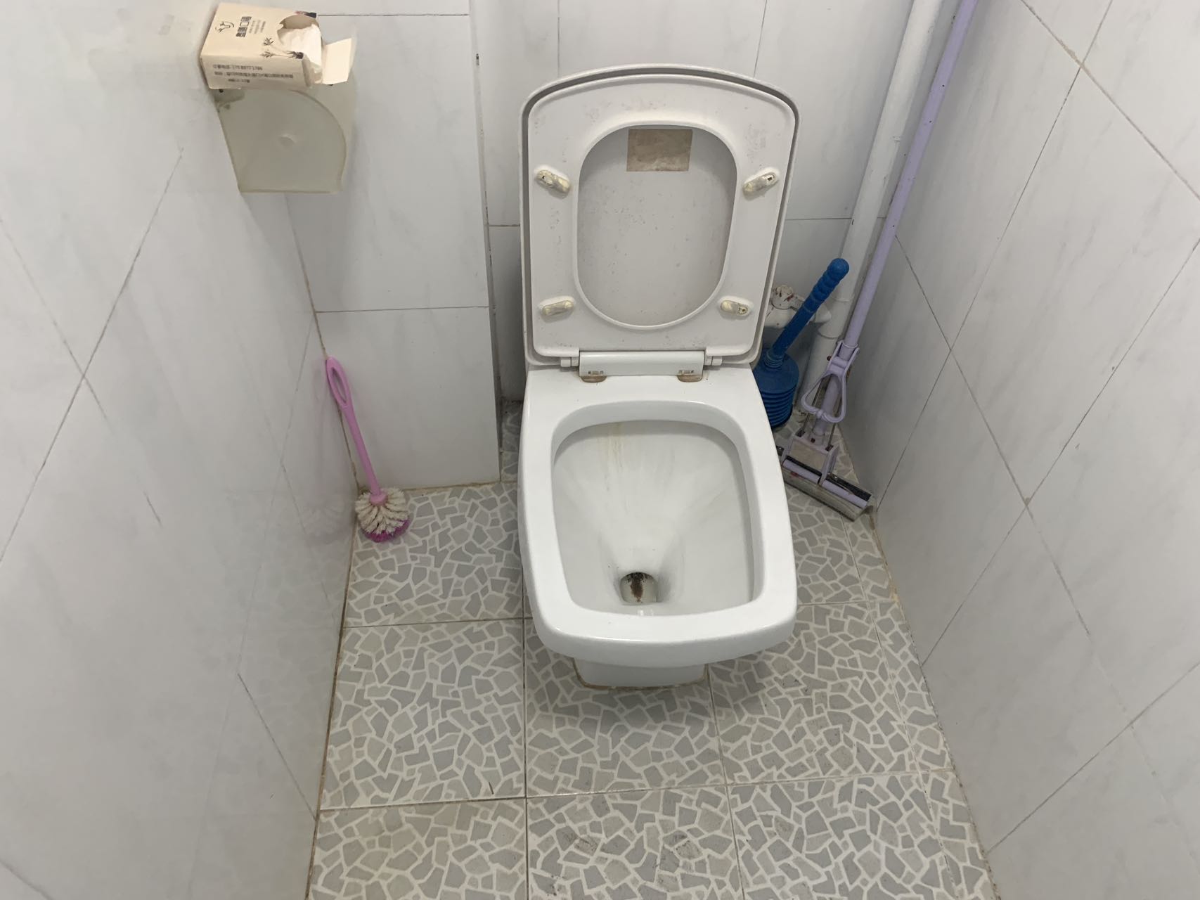 民贸花园  3室2厅2卫    115.0万客厅